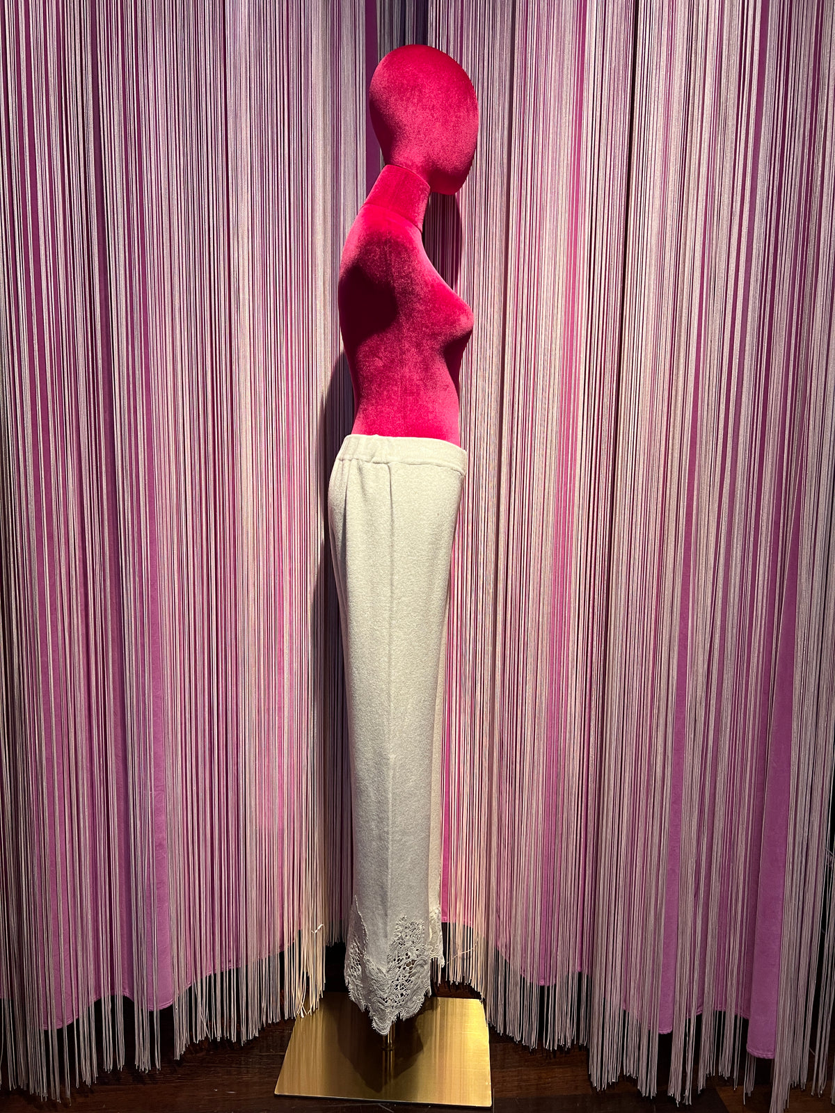 The room completo maglia e pantalone con pizzo beige