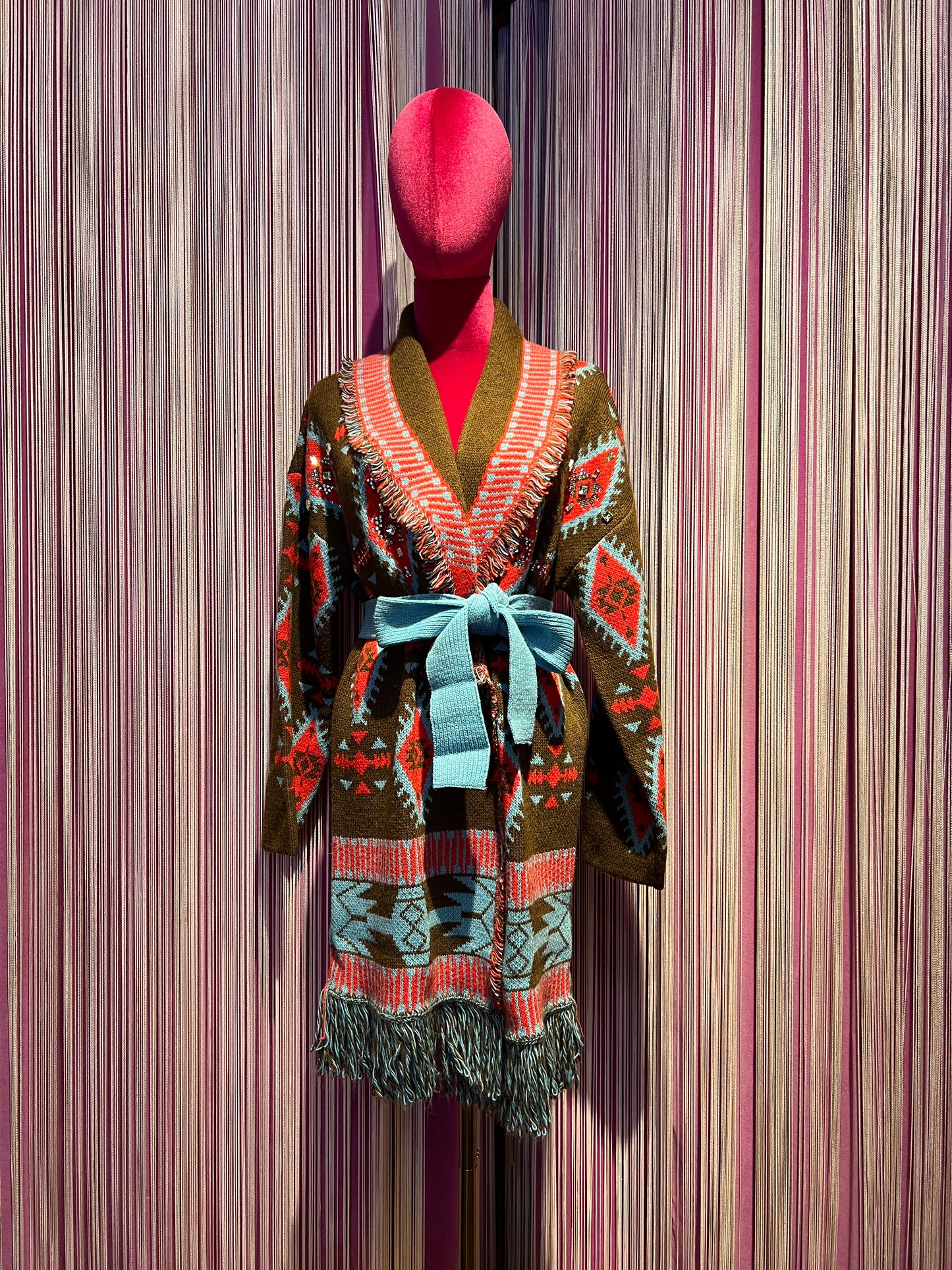 Colour market cardigan jacquard con cinta turchese strass e frange marrone rosso e turchese