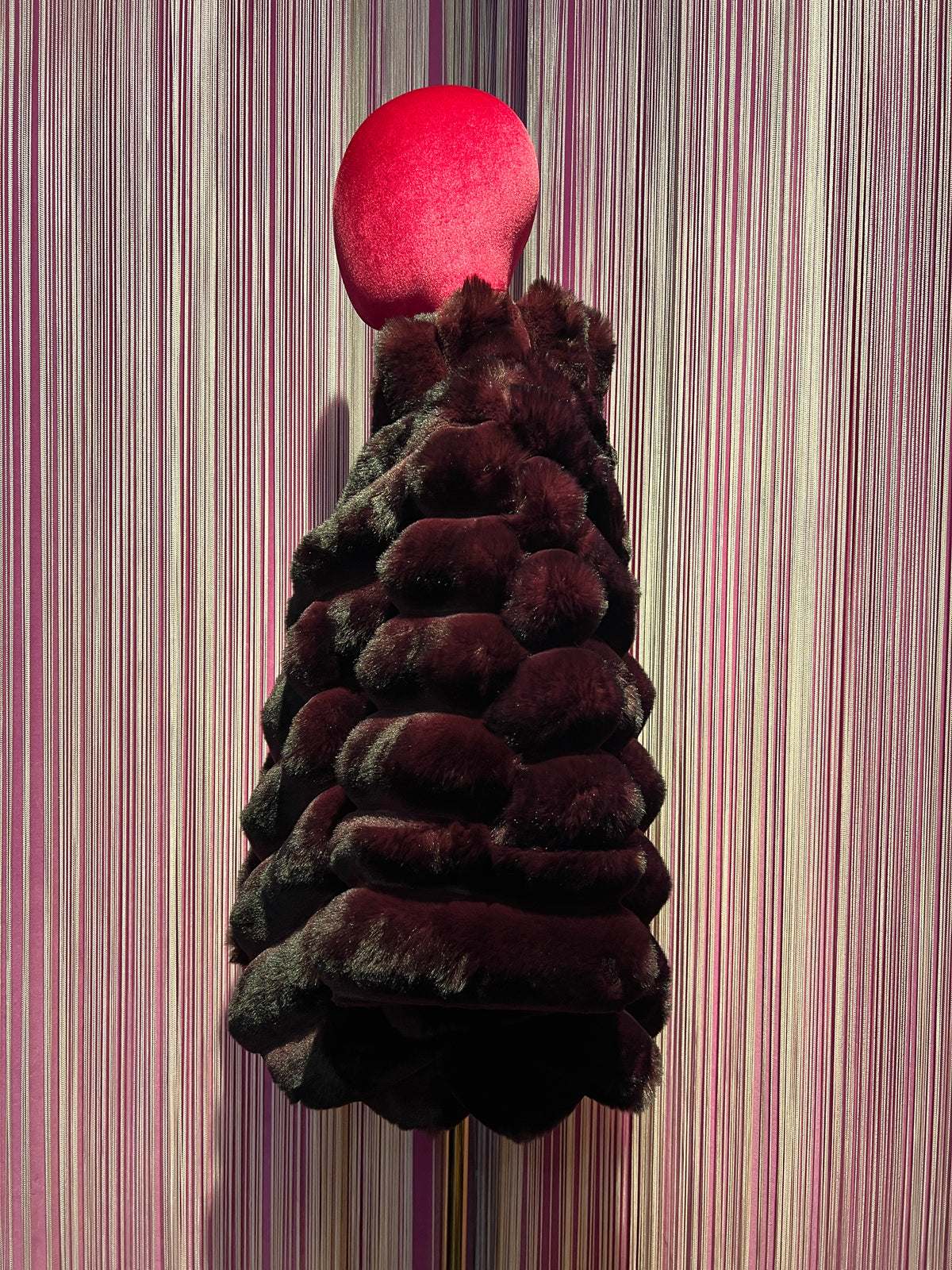 The room giacca simil pelliccia effetto visone con maniche a 3/4 burgundy