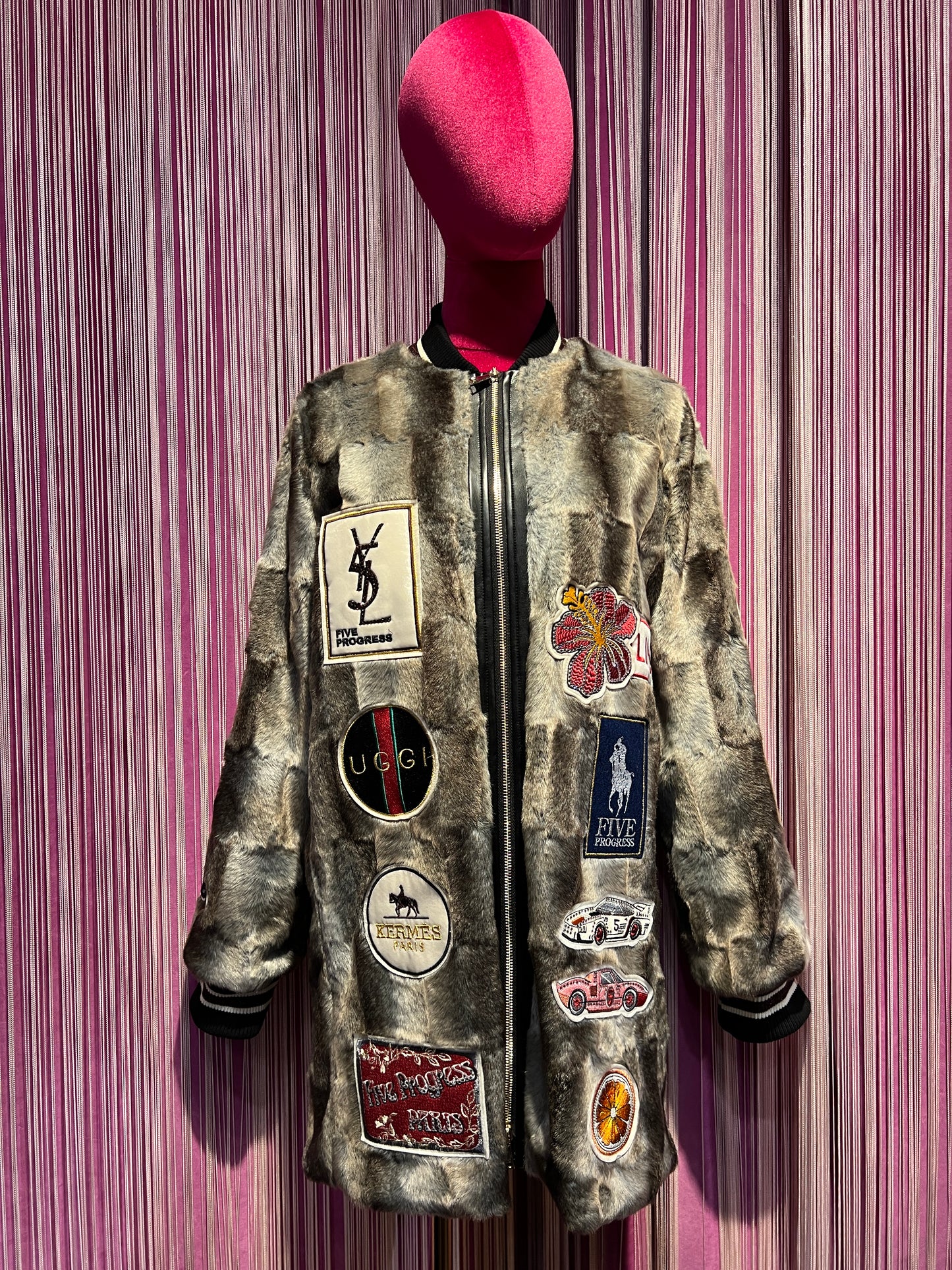 5 Progress eco pelliccia grigia con applicazioni patch