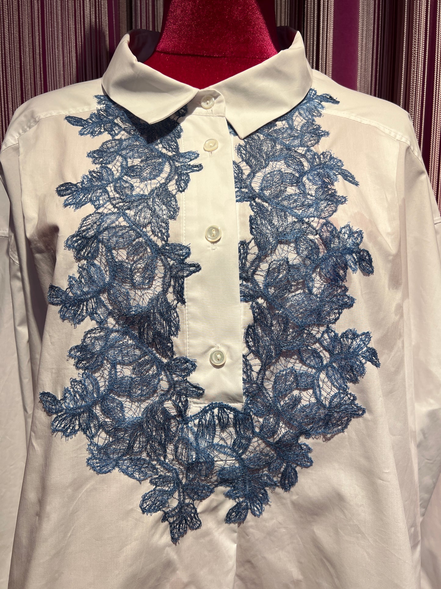 Ermanno Scervino camicia bianca pizzo azzurro con fiocco posteriore