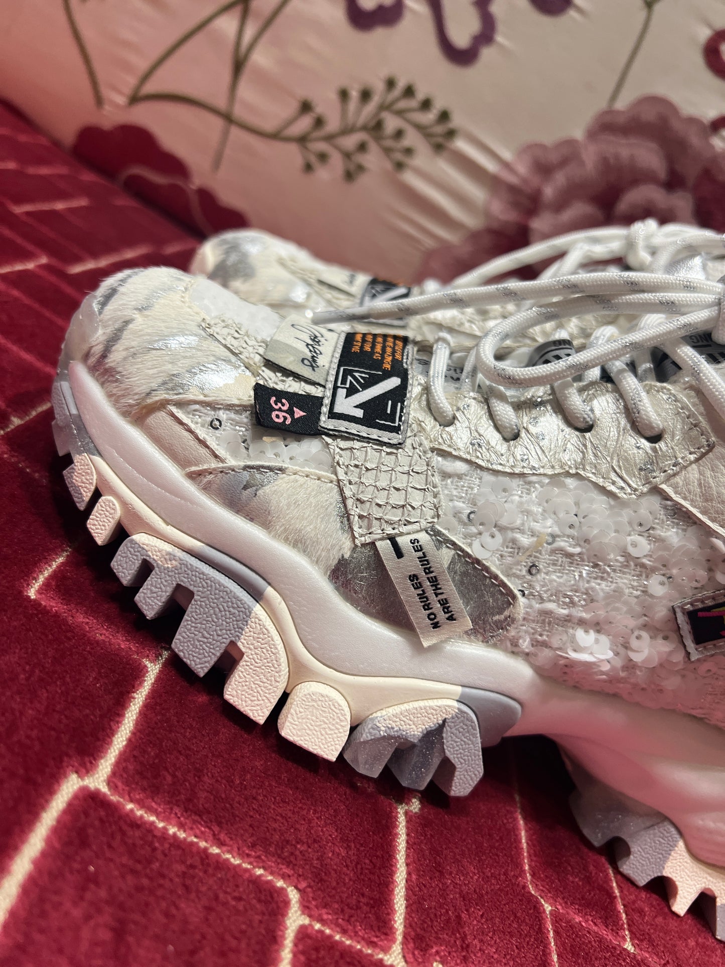 Joia Paris sneaker multimateriale  , tessuto tecnico, paillettes, cavallino, pelle