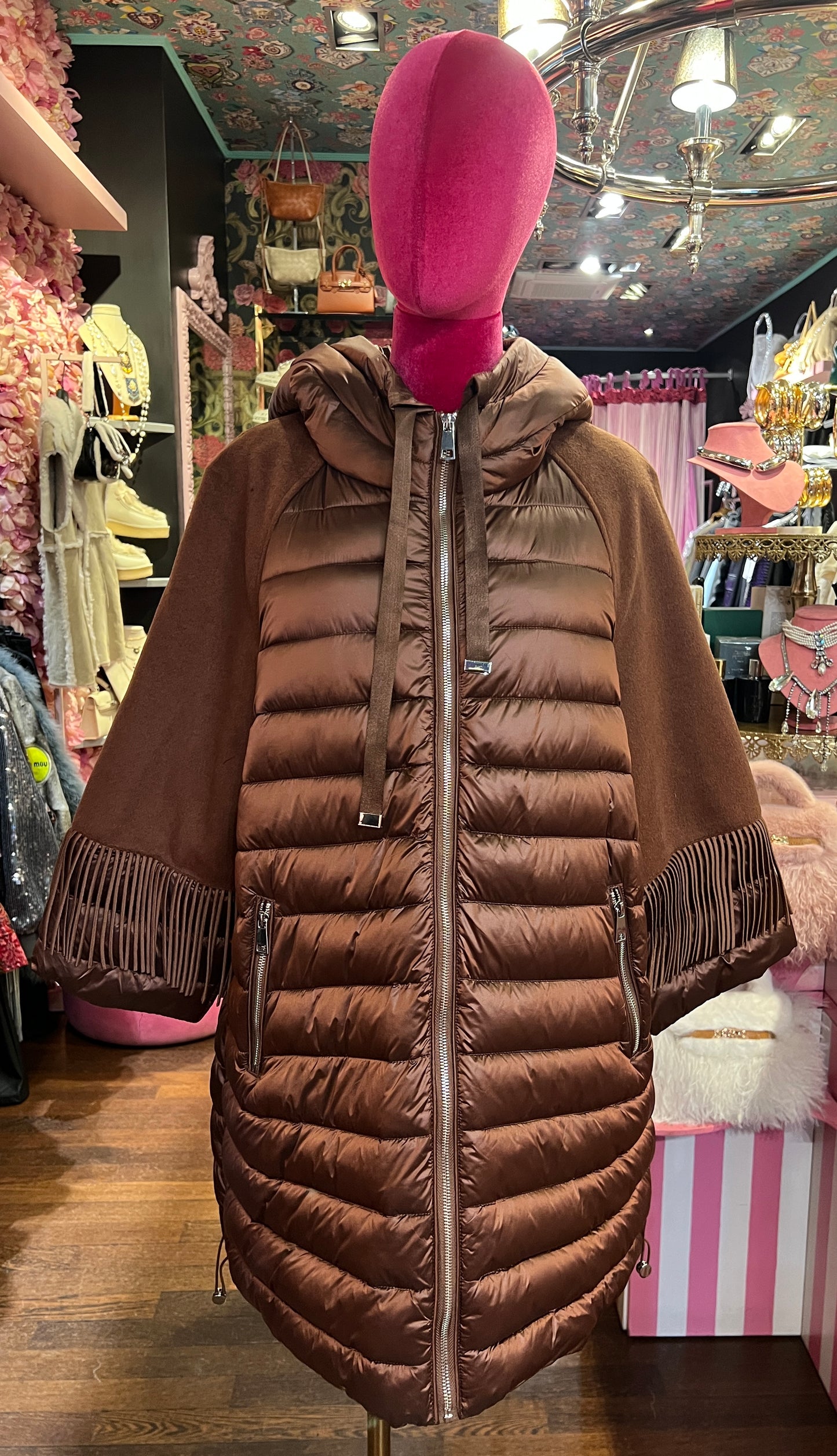 The room piumino con cappuccio cioccolato manica con frange