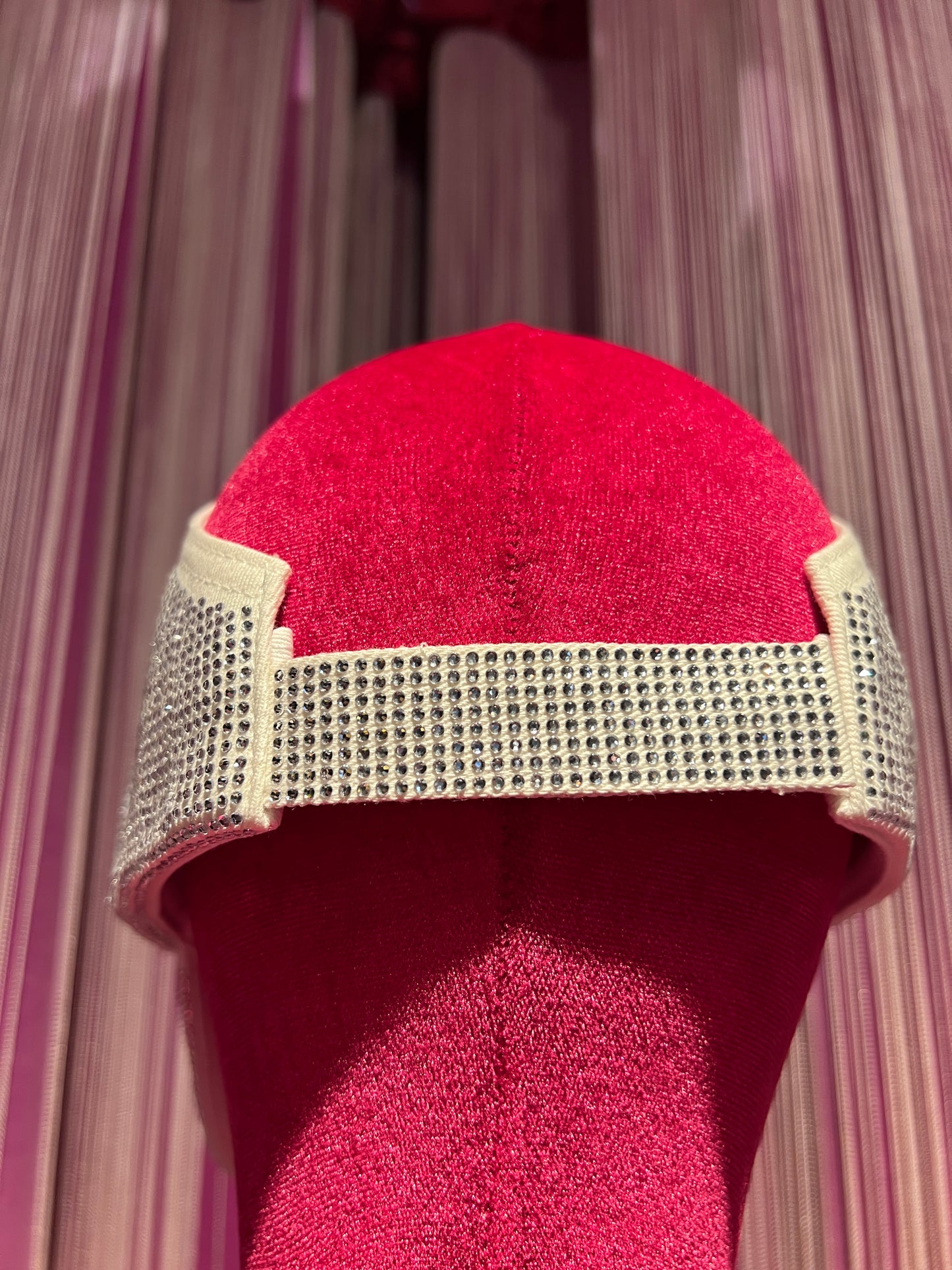 Love & roses cappello con visiera bianco e cristalli misura regolabile