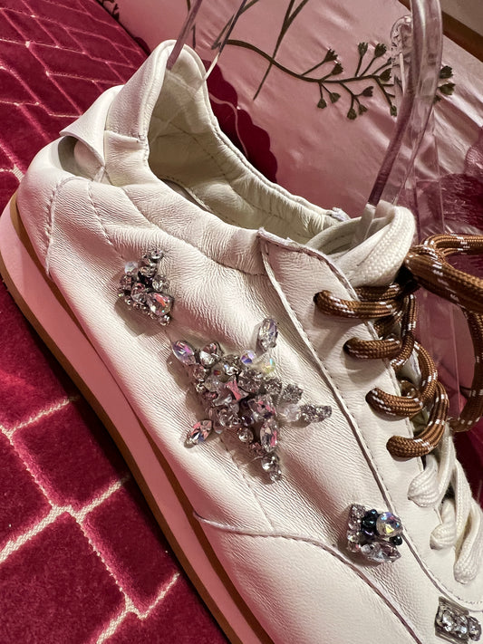 Nan-Ku sneaker di pelle ghiaccio con applicazioni stelle strass
