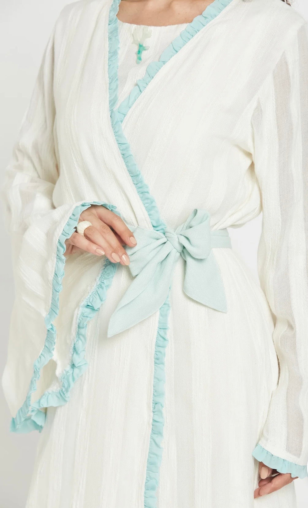 Be-sunset -20% di sconto kimono bianco con cinta e rifiniture turchesi