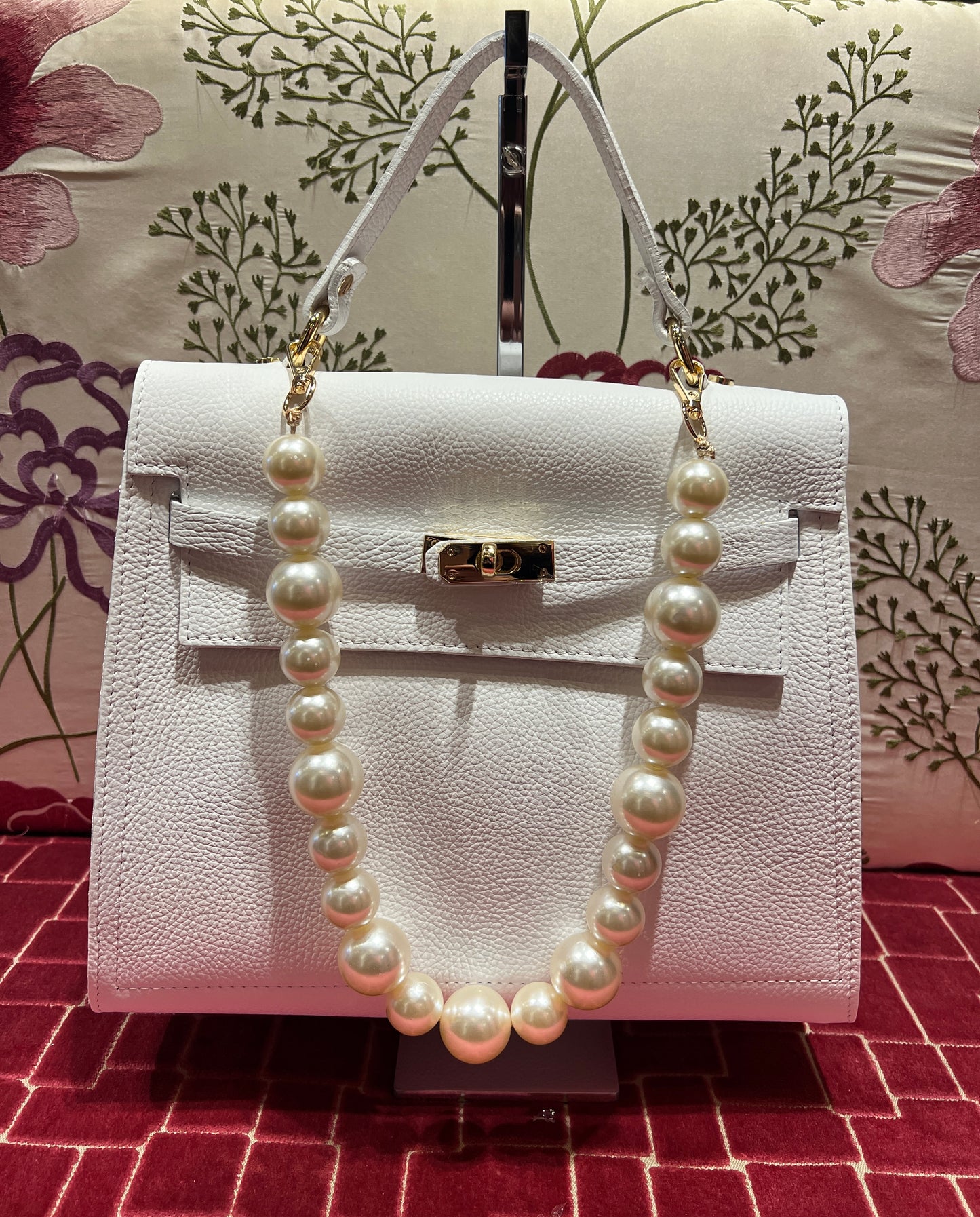 Borsa pelle bianca con perle e tracolla