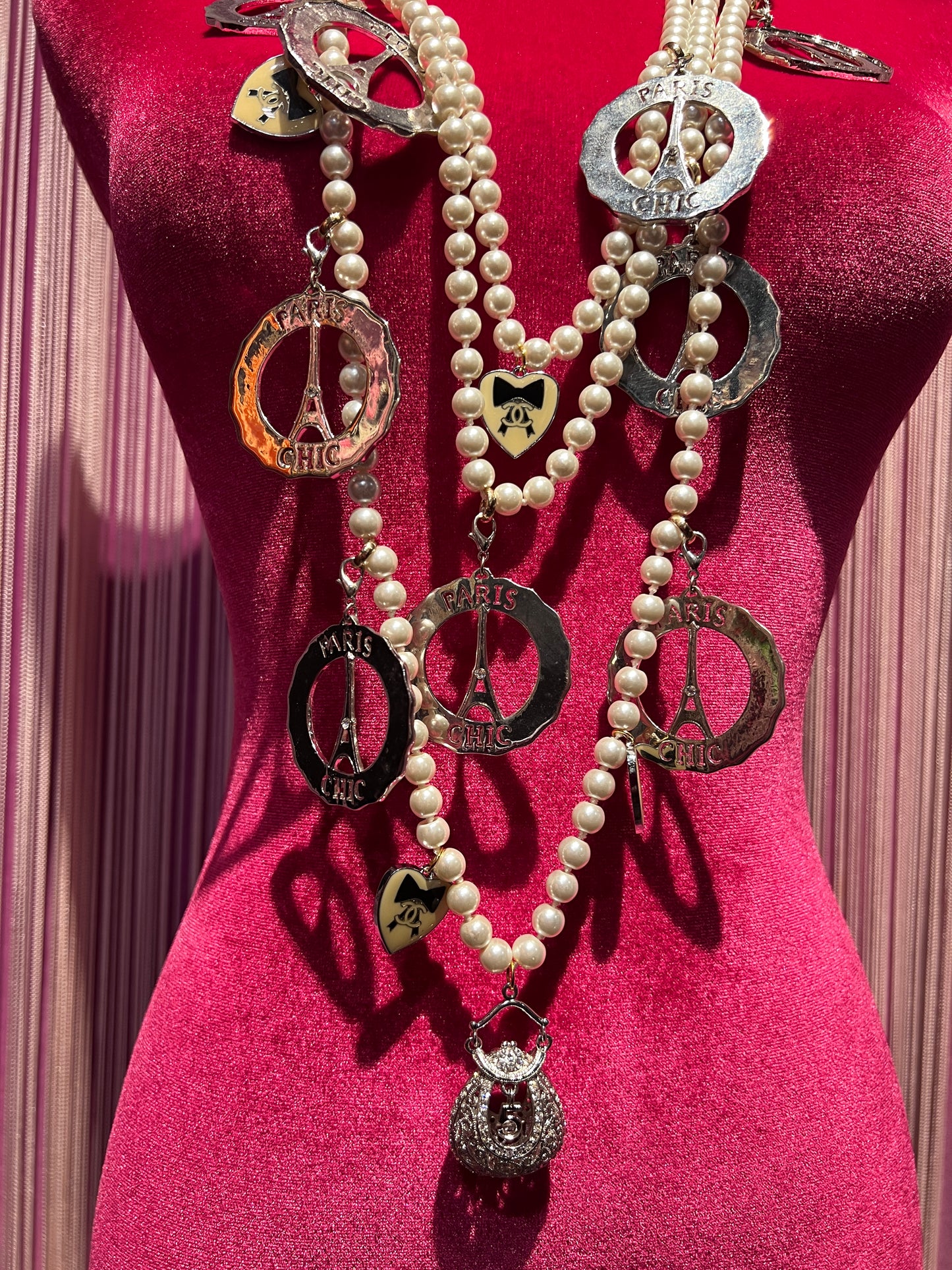 Monilia collana multifili con perle e rose