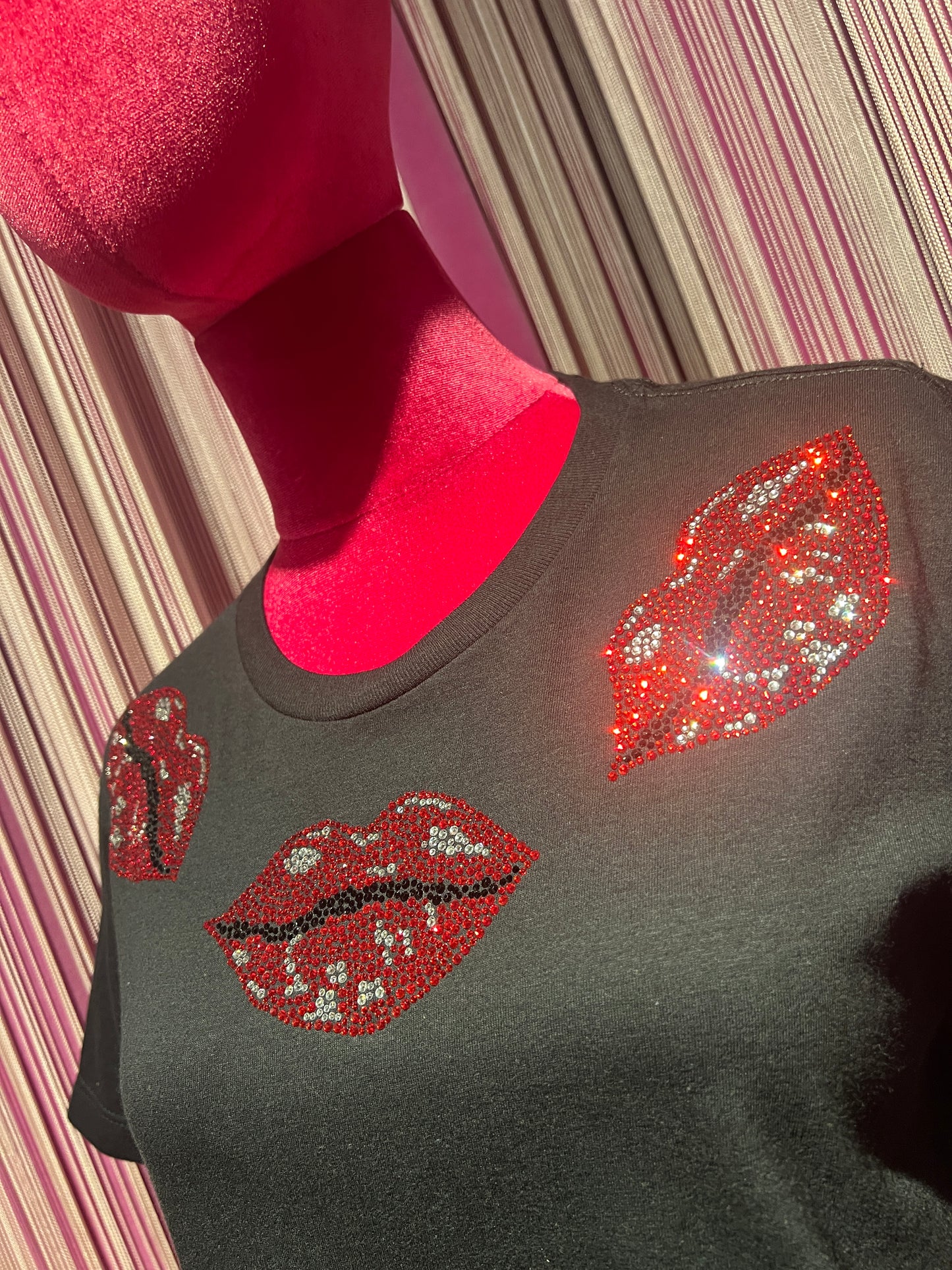 5 Progress -40% di sconto t-shirt con decorazioni bocche Swarovski
