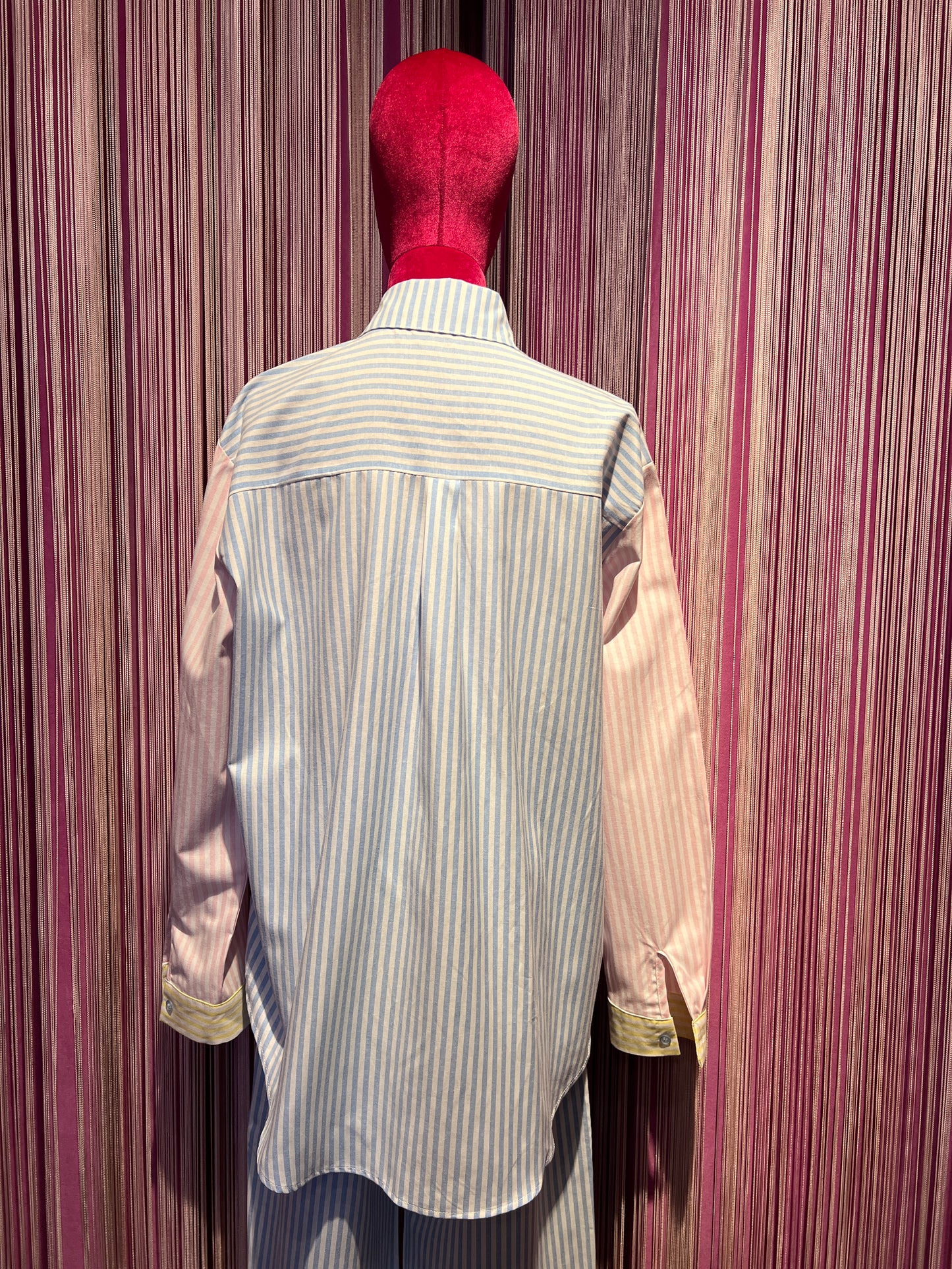 Mon amour Paris completo camicia a righe bianco e celeste rosa e bianco e giallino e bianco con tasche cuore e sole , pantalone a righe celeste e bianco con elastico in vita tasche con scritta bisous bisous