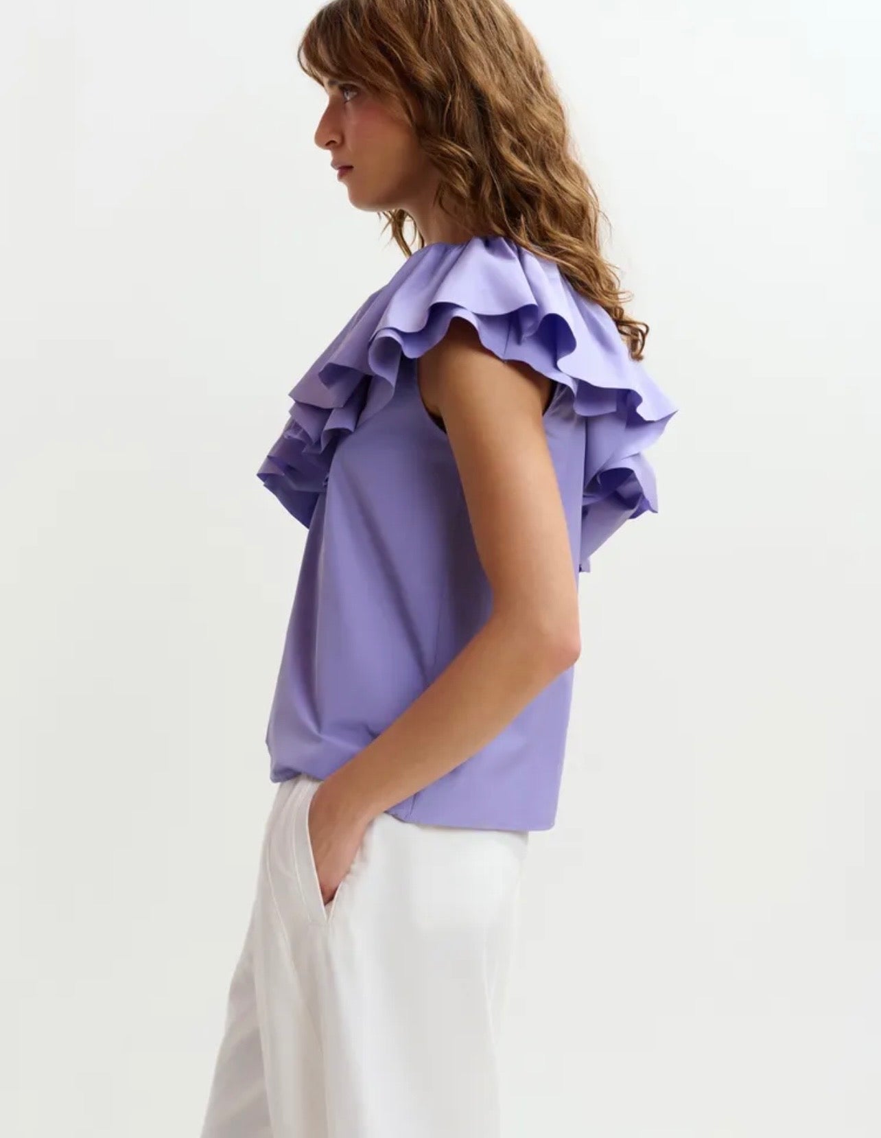 Essentiel antwerp -40% di sconto top asimmetrico viola con volant