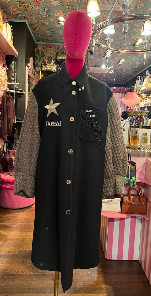 5 Progress cappotto nero con maniche in maglia e patch