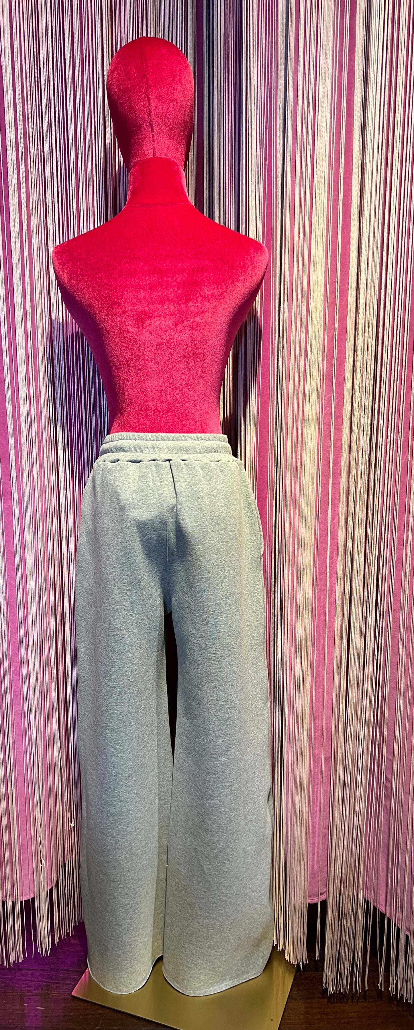 Front street tuta completa grigia con applicazione scritta” Slow down”