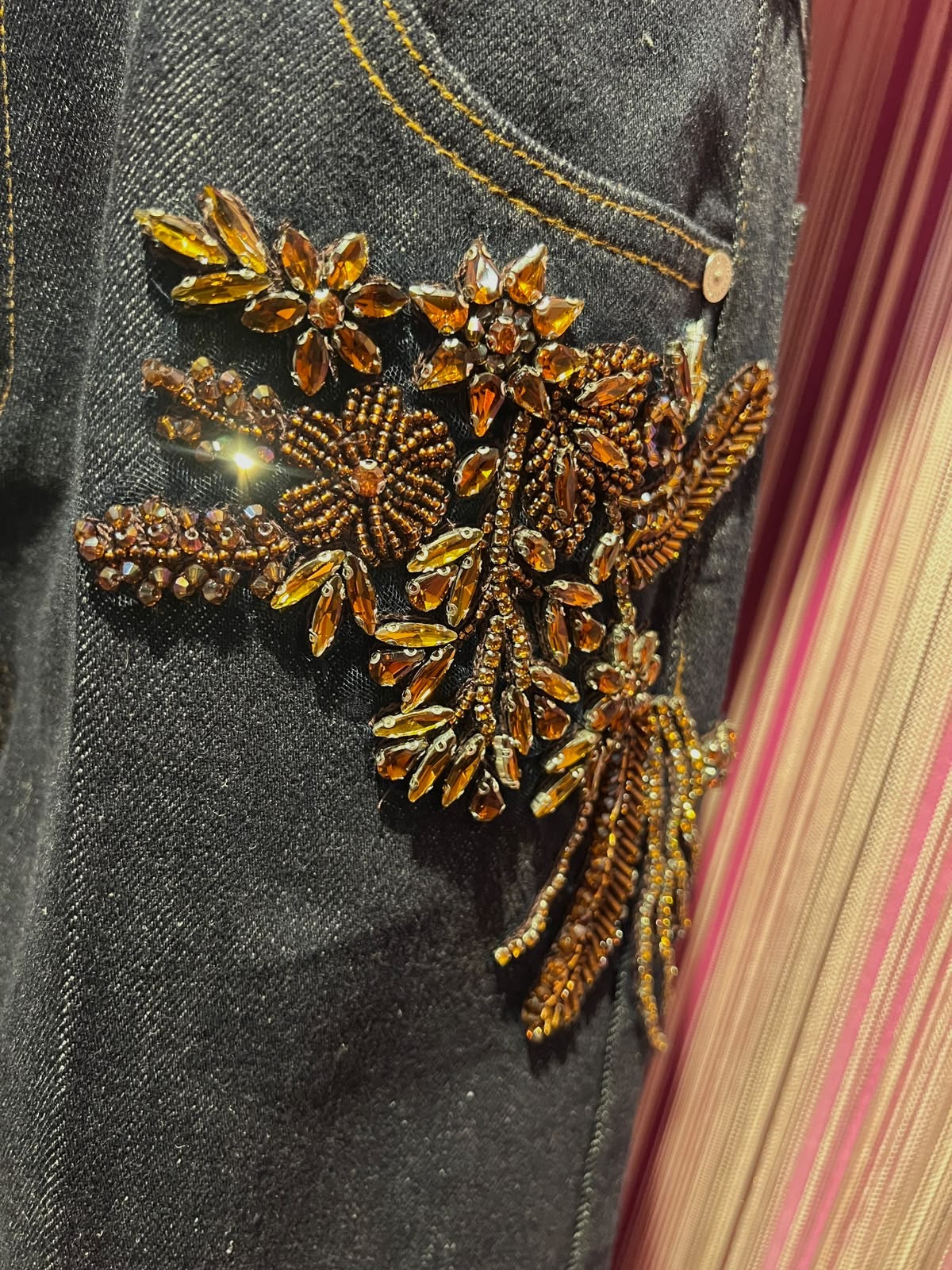 Ermanno Scervino jeans modello palazzo con applicazioni ramage cristalli