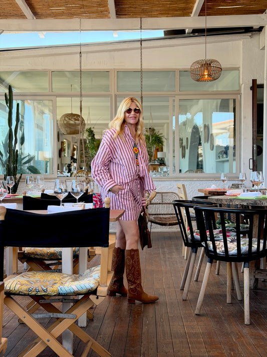 Essentiel antwerp completo camicia e short con elastico in vita , misto cotone ,fantasia righe rosa e marrone con decorazioni strass