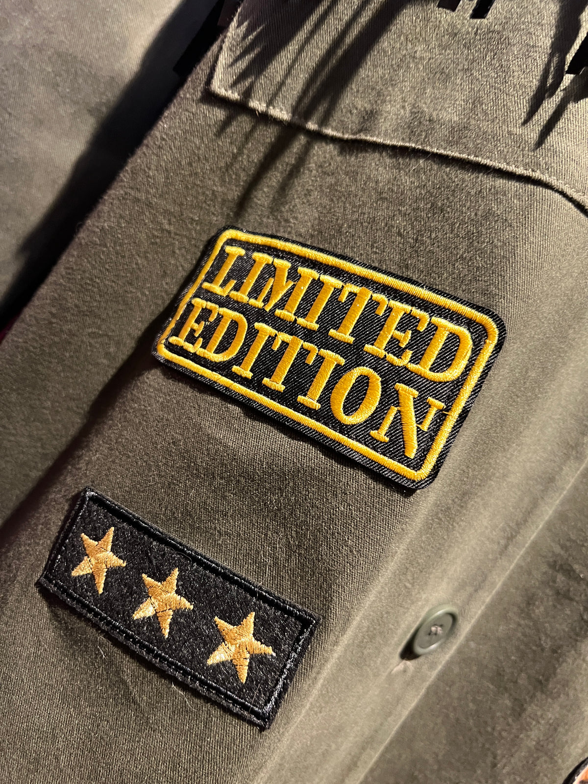 ABpink🩷 giacca Charlotte verde militare con patch tigre cuore stella maculati sul retro tigre vestibilita’ 40/44