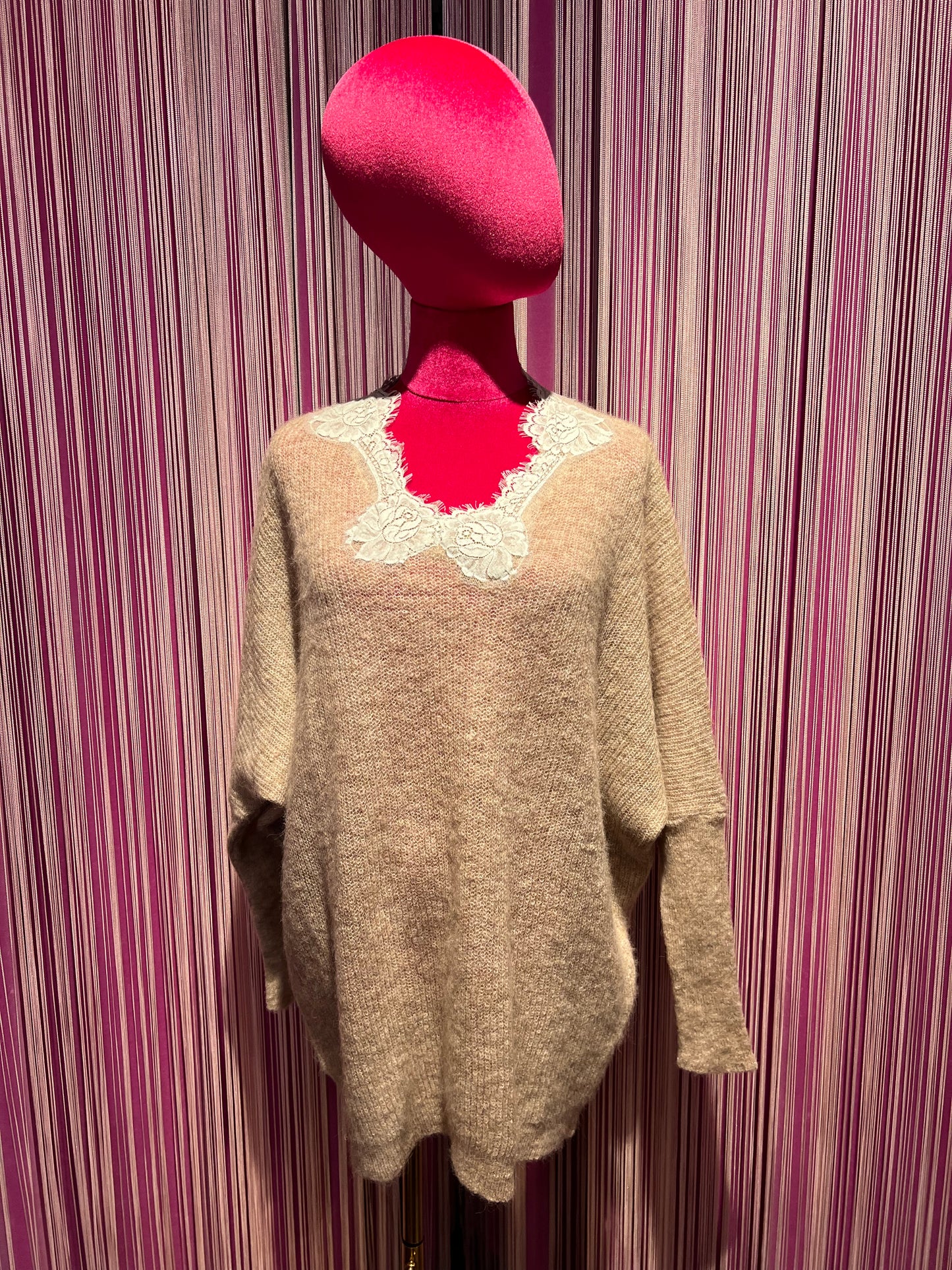 Pink memories maglia scollo V con pizzo beige