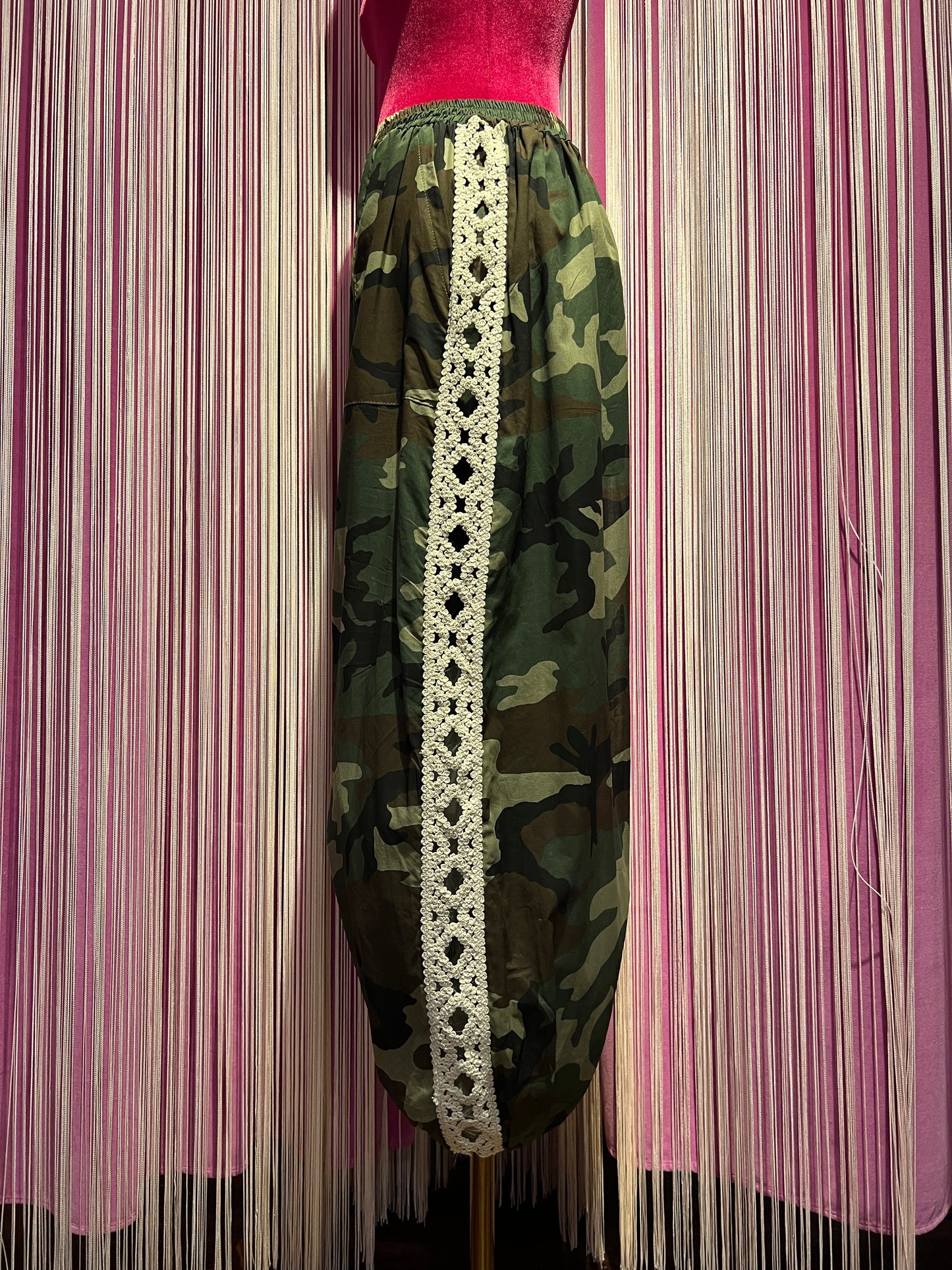 Mon amour Paris completo camouflage con dettagli crochet , camicia over e pantalone con elastico in vita e caviglia