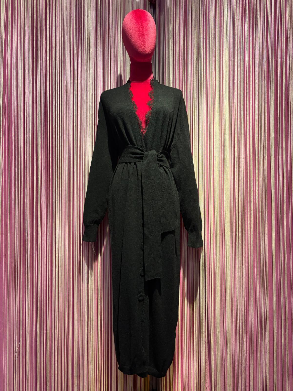 Pink memories cardigan lungo nero con cintura e pizzo nero