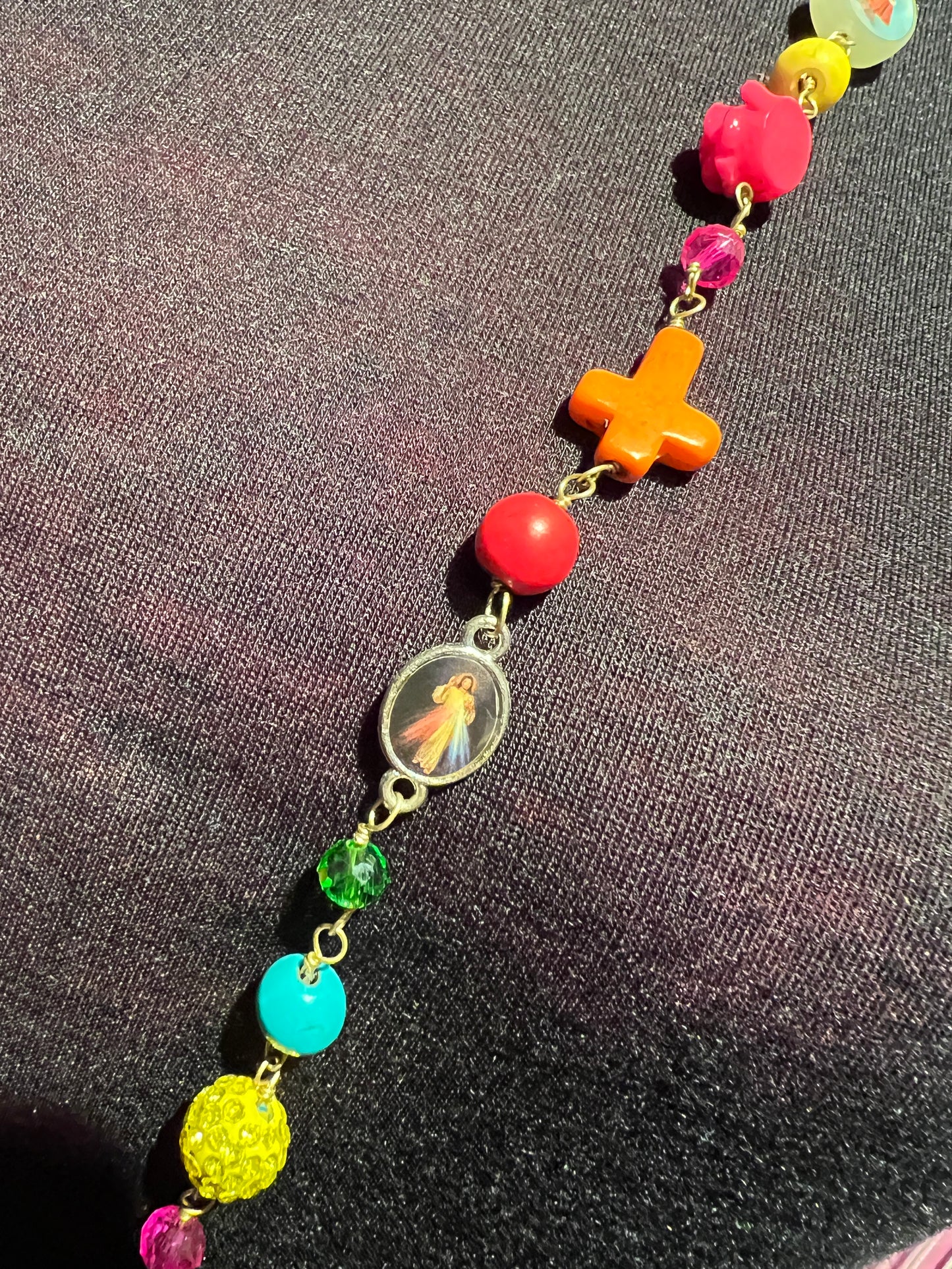 Collana lunga multicolor croci e immagini sacre