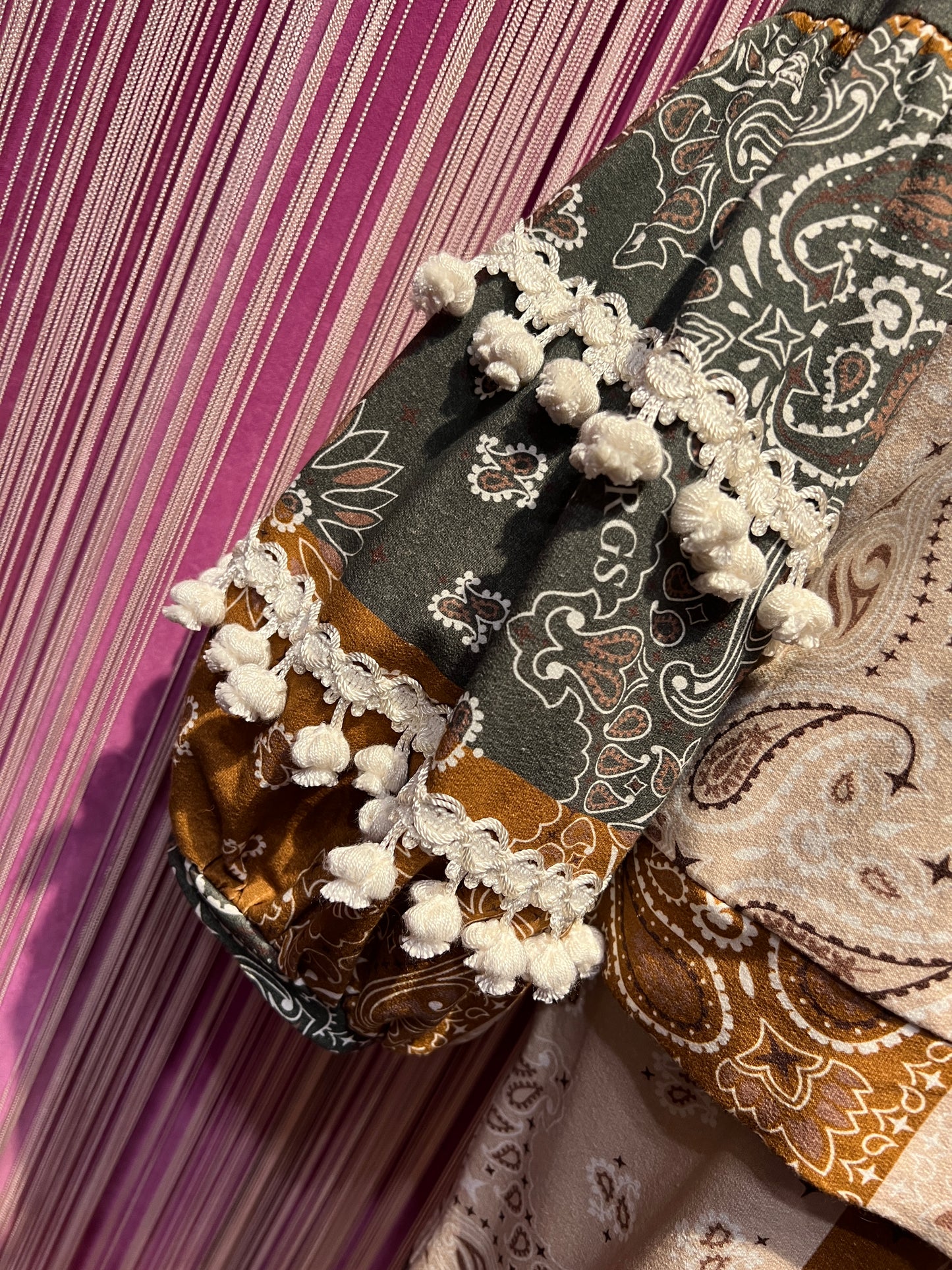 5 Progress completo fantasia bandana in felpa giacchino con zip , maniche balloon decorazioni pon pon , pantalone jogging con elastico in vita