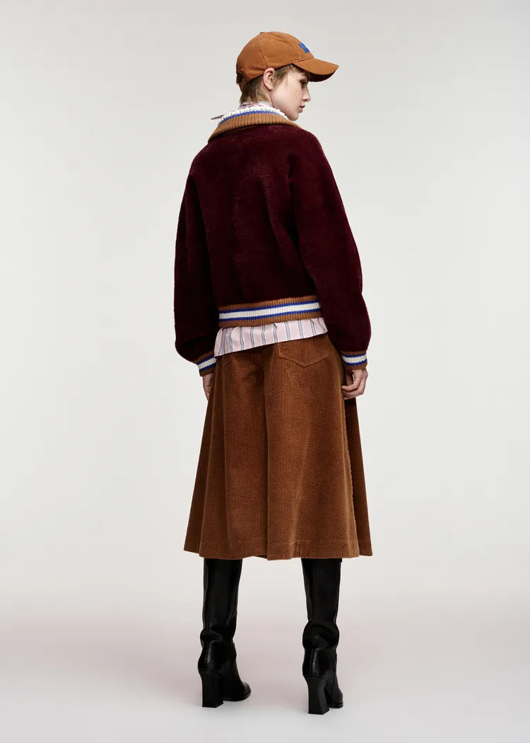 Essentiel antwerp cardigan bordeaux con colletto decorato con perline bianche , toni del marrone blu e bianco sporco