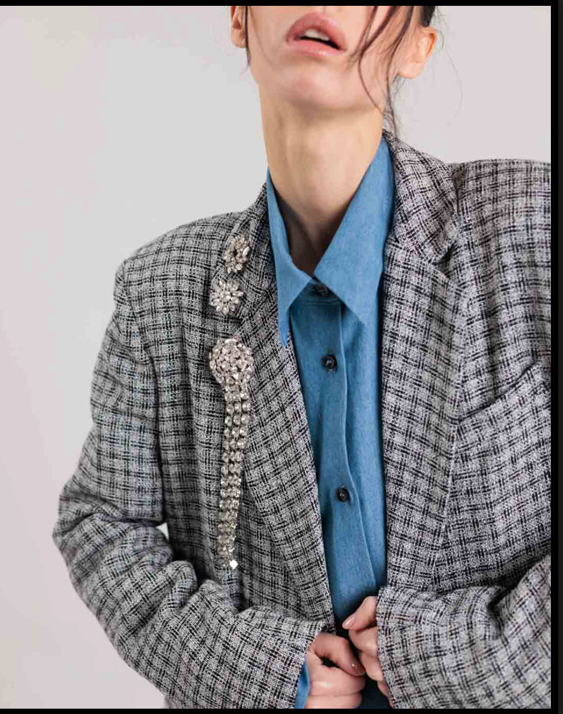 Rossano Perini blazer oversize tessuto tipo chanel con spille