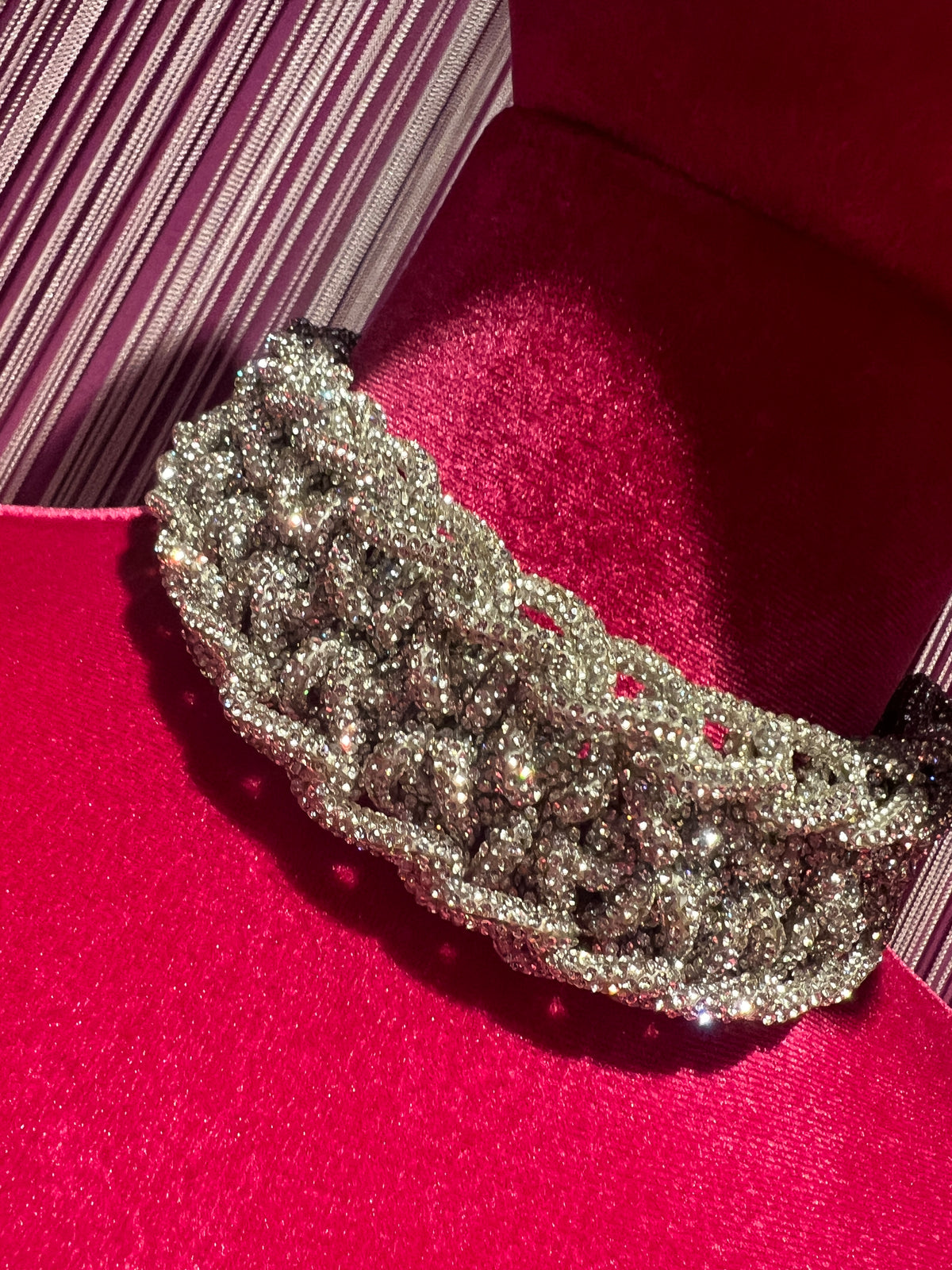 Choker motivo intrecciato cristalli argentato