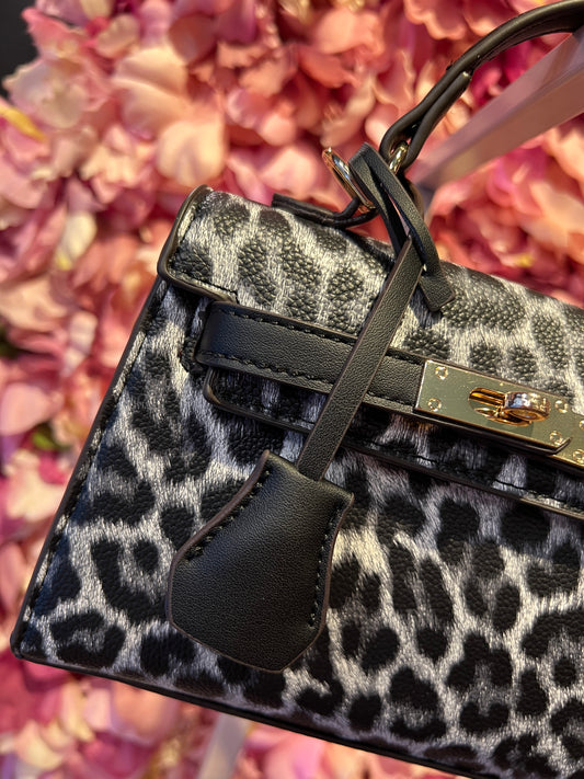 Borsa ecopelle maculata nero/grigio con dettagli neri e tracolla