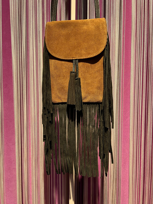 Love & roses borsa tracollina TEXAS in suede con frange ,nappina e mini pochette, colore cognac
