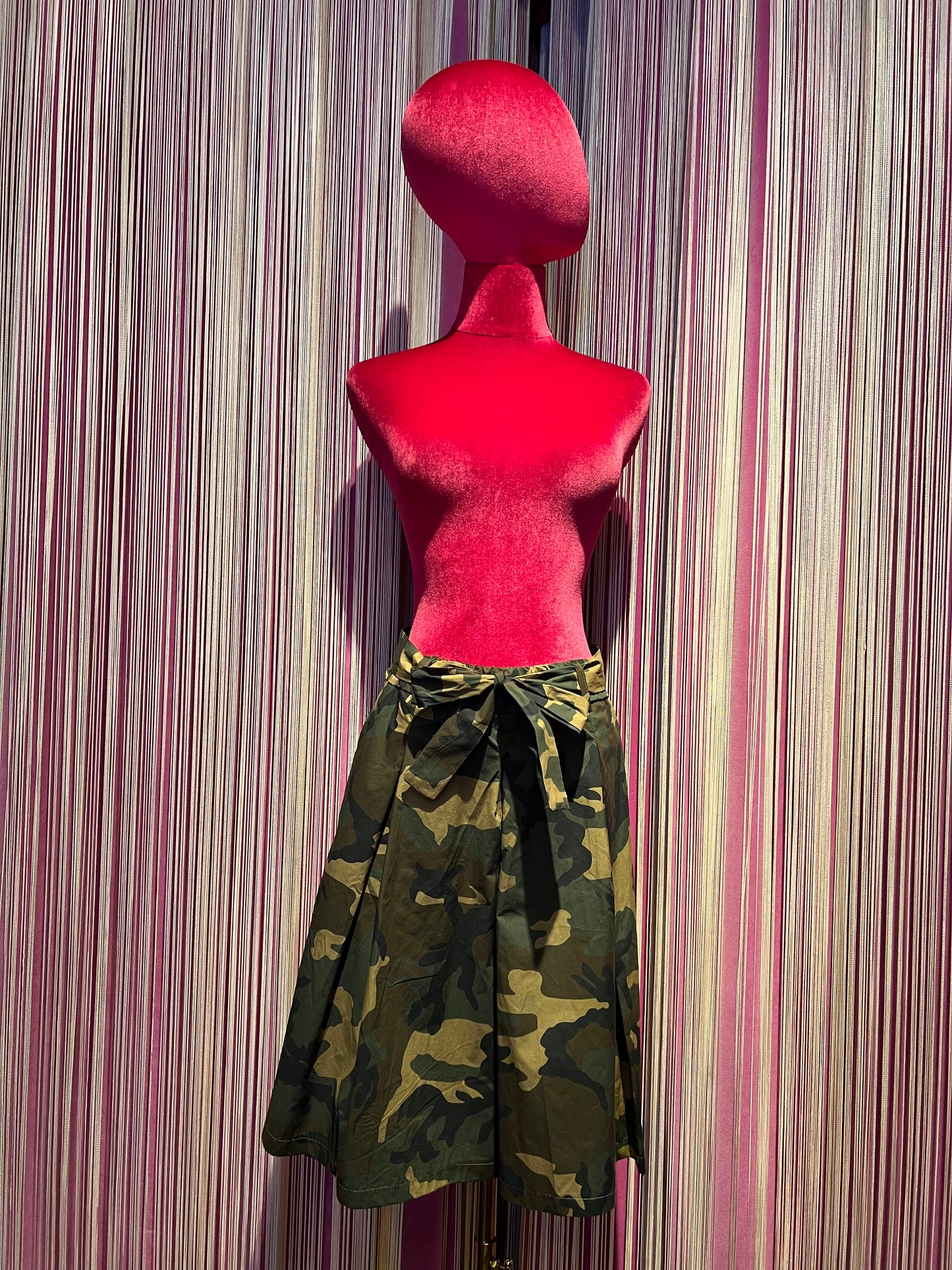 Mon amour Paris completo top e bermuda camouflage con applicazione