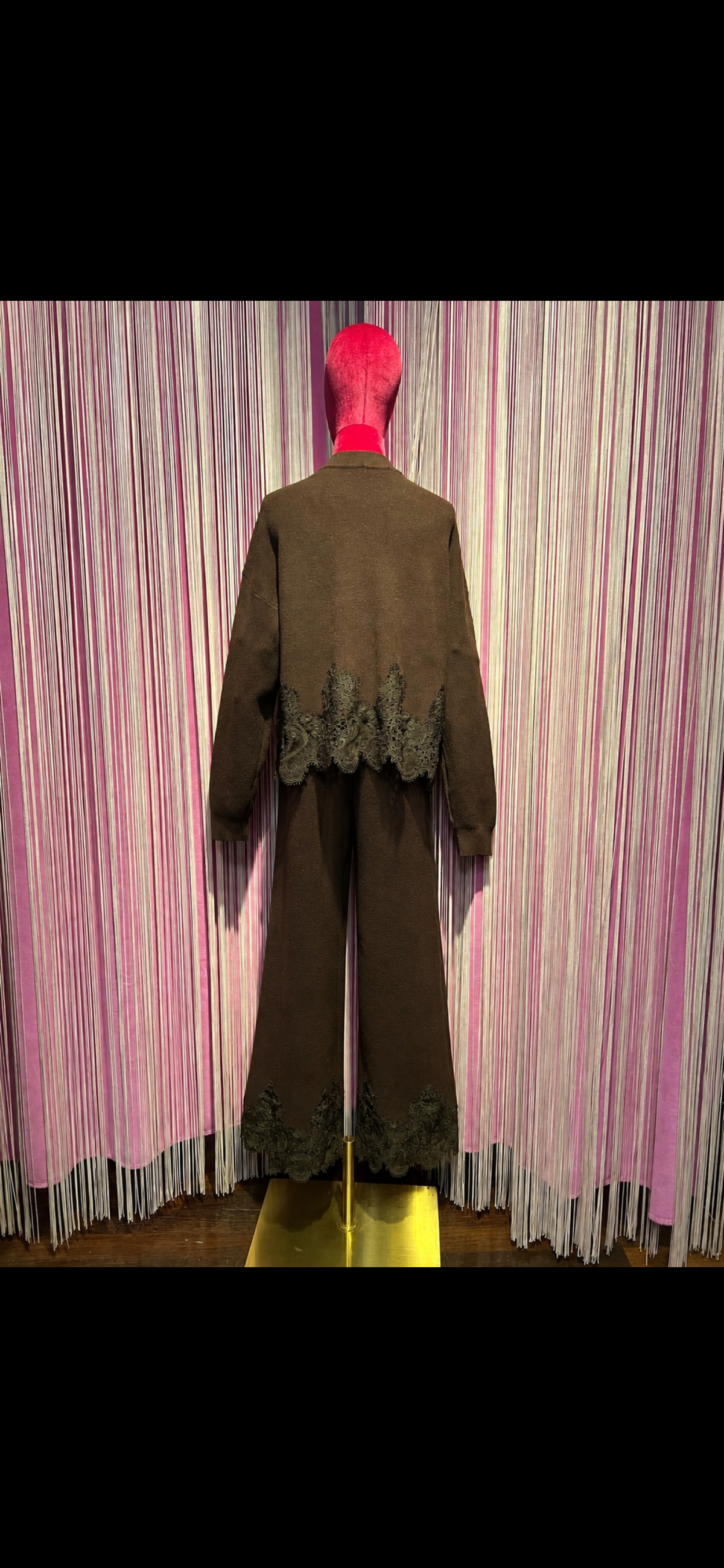The room completo maglia e pantalone con pizzo marrone