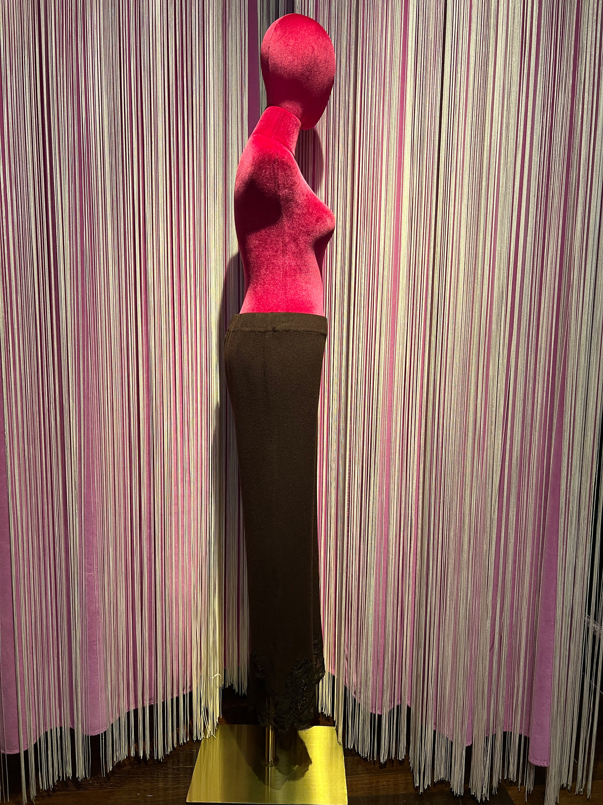 The room completo maglia e pantalone con pizzo marrone