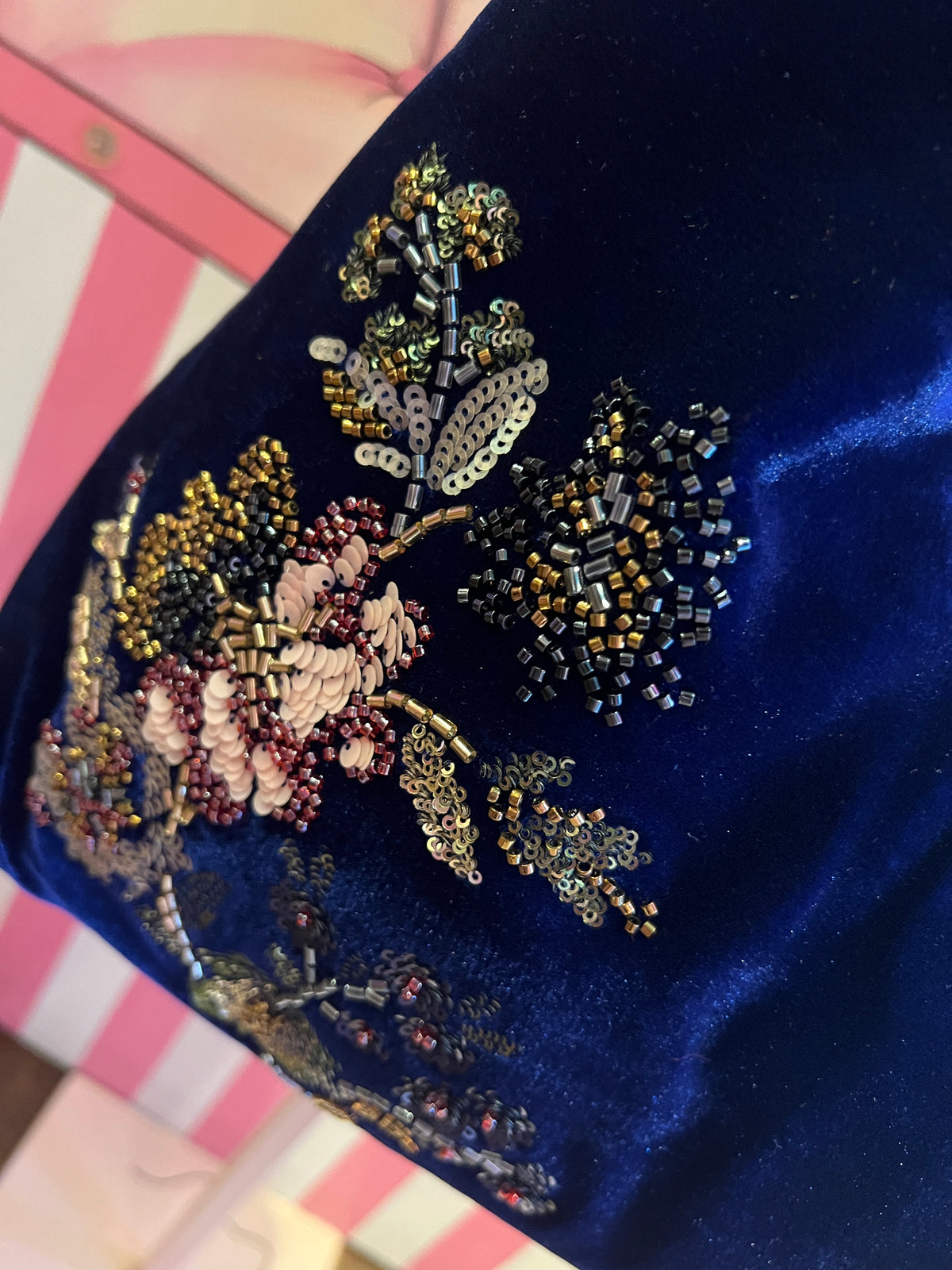 Love & roses borsa a spalla di velluto bluette con ricami floreali e perline stile orientale, tracollina