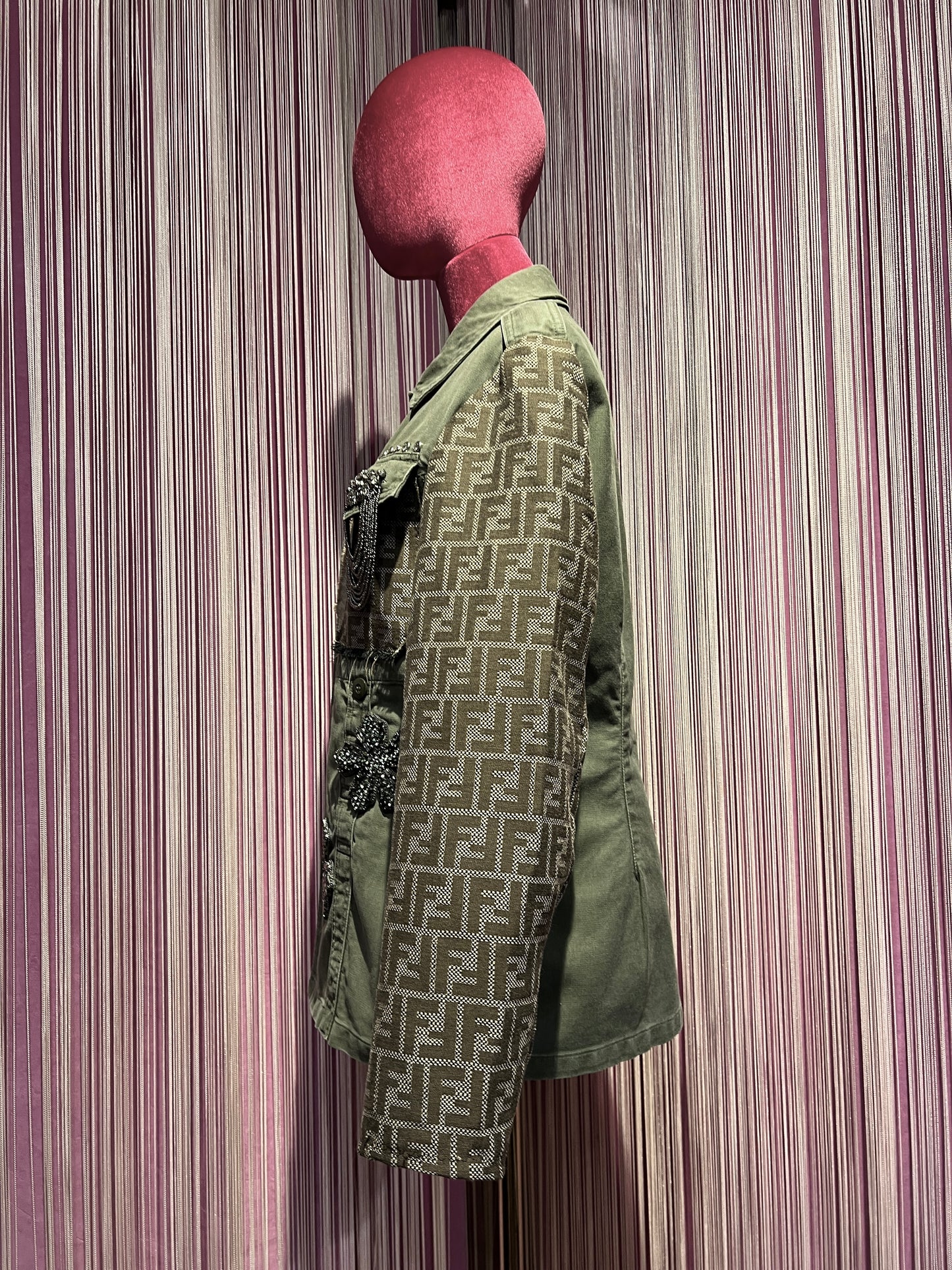 ABpink 🩷 la verdina , giacca militare con patch tigre, fiori cristalli e tessuto FF