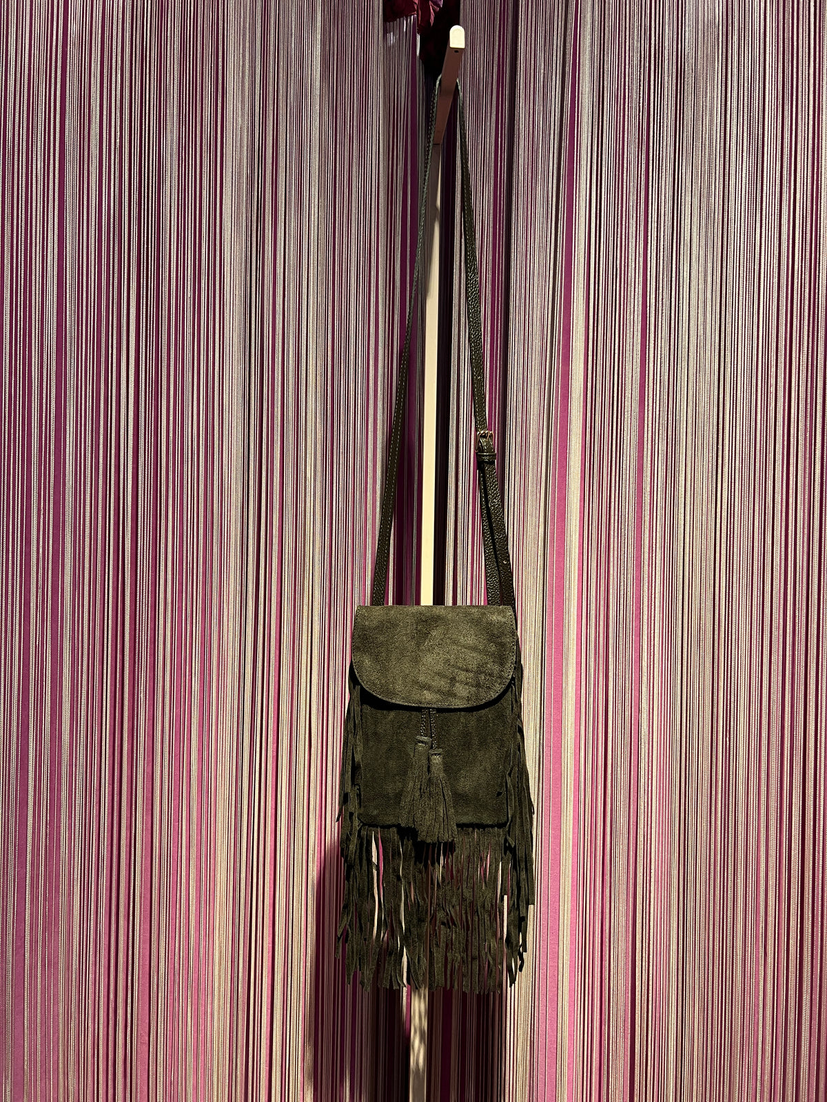Love & roses tracollina TEXAS in suede con frange , nappina e mini pochette, colore marrone scuro