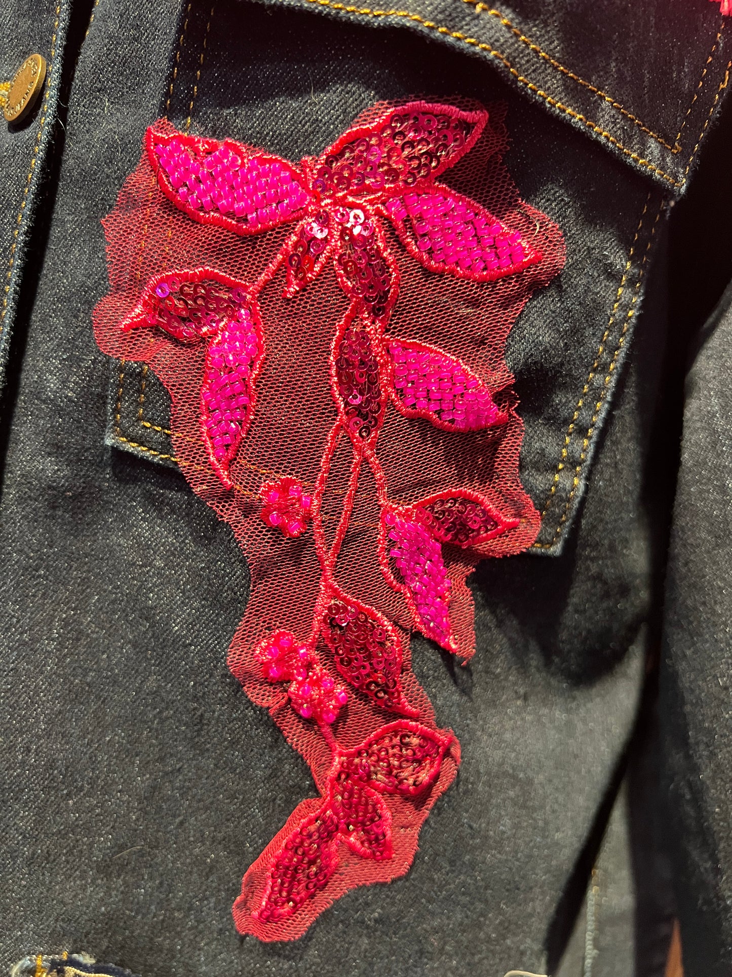 ABpink🩷 giacca denim con cintura con applicazione ramage fucsia patch e tasche logate GG