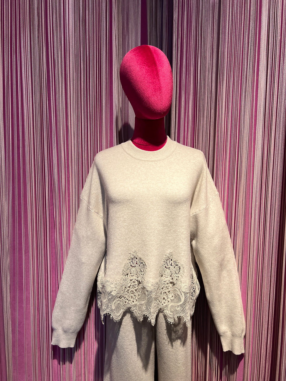 The room completo maglia e pantalone con pizzo beige