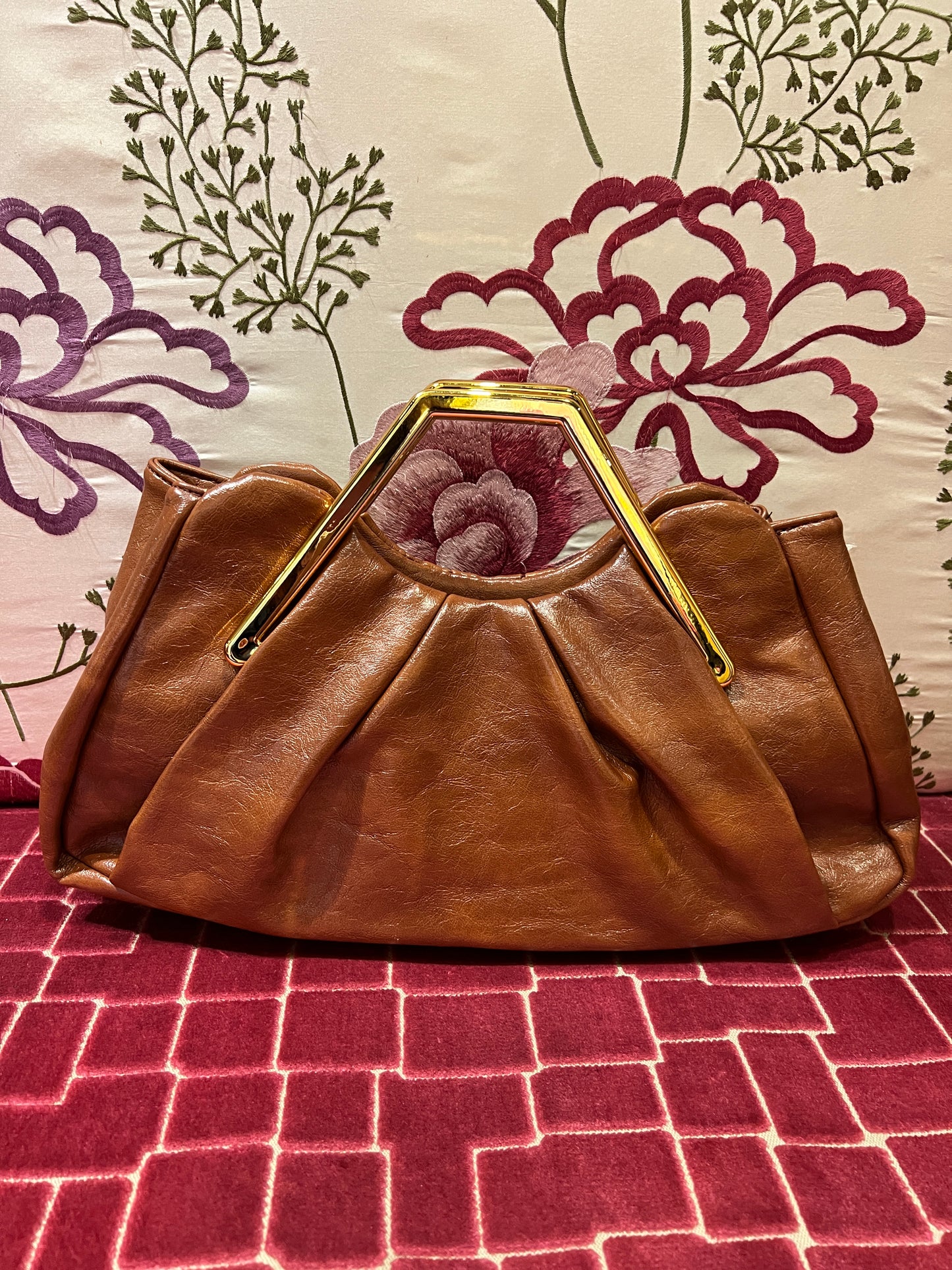 Borsa manico rigido effetto metallico color oro tracollina , ecopelle marrone bruciato