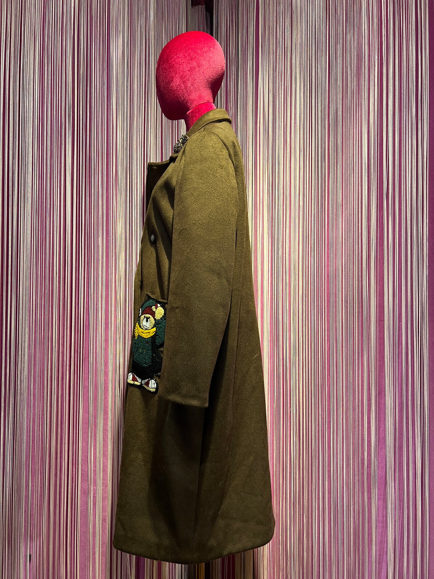 ABpink 🩷cappotto doppiopetto cioccolato patch teddy , perline e tessuto GG