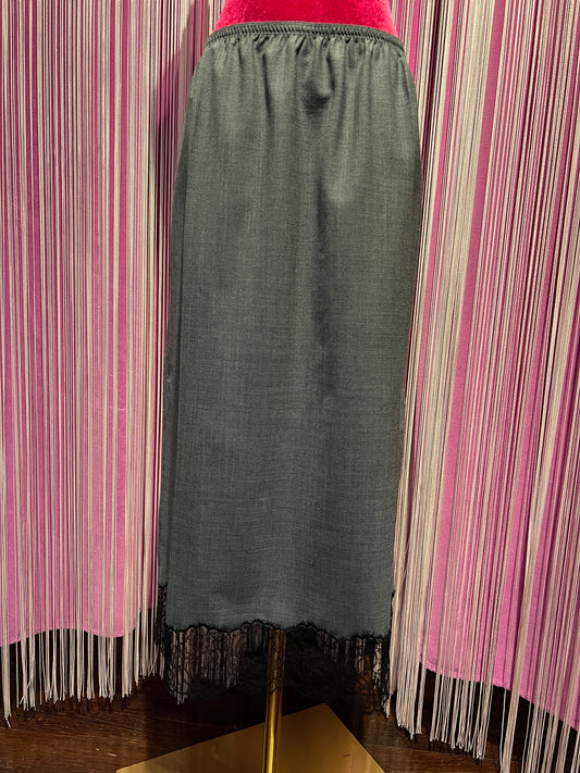 Semicouture gonna con elastico in vita grigio medio davanti ,nera dietro con bordo in pizzo