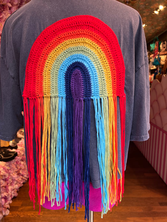 Love & roses t shirt drop grigia applicazione crochet arcobaleno dietro