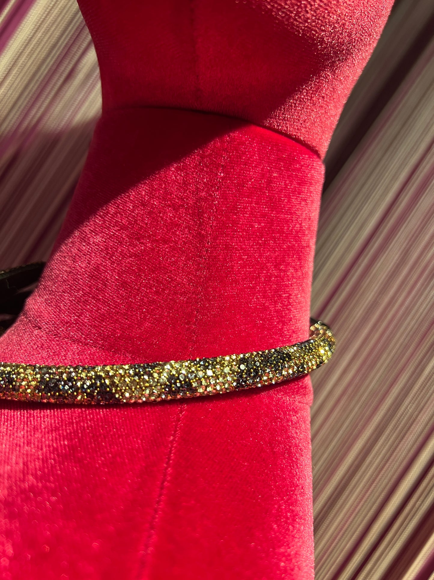 Collana girocollo con fiore di strass oro nero e argento