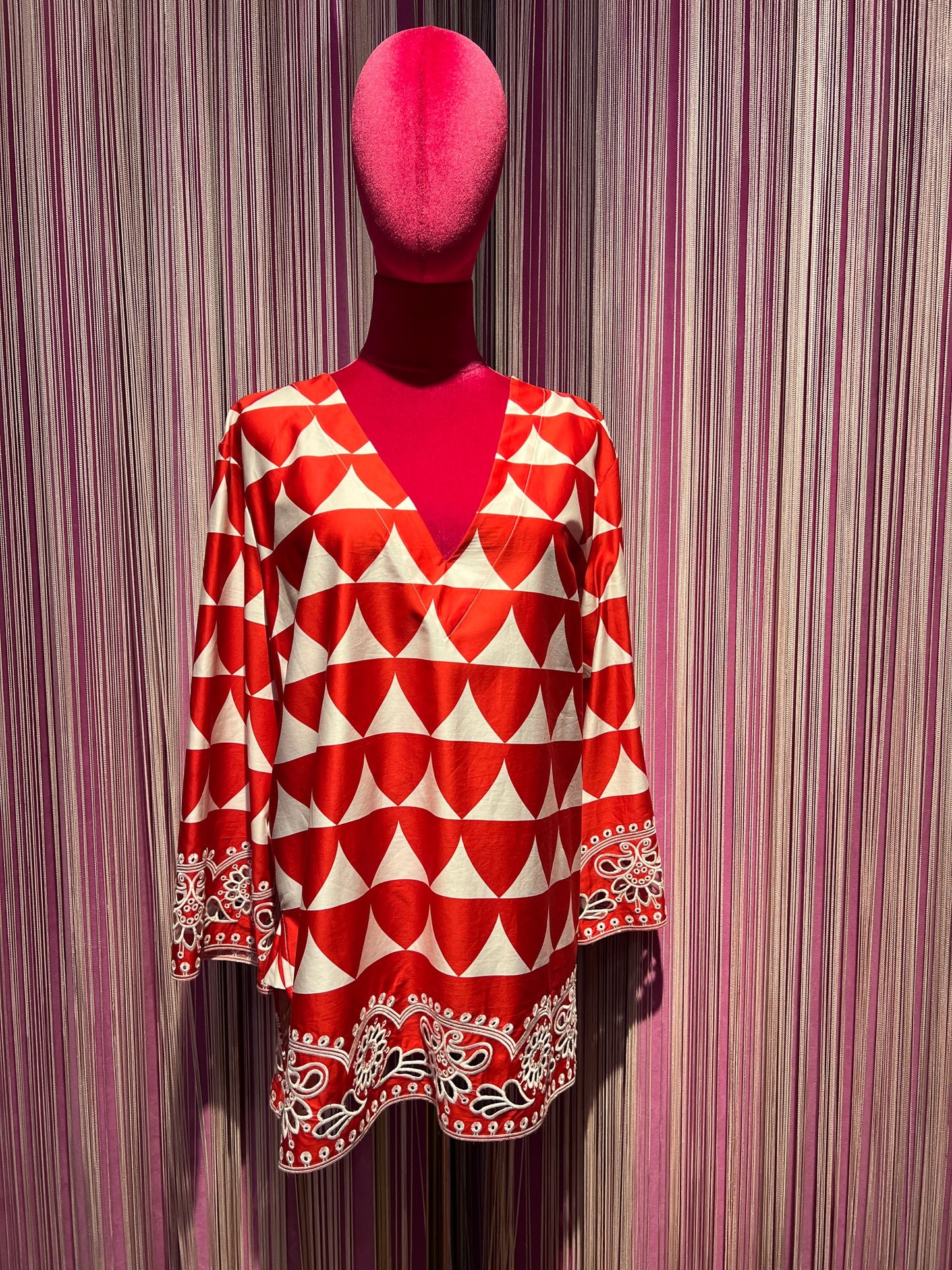 Maliparmi camicia optical rossa e bianca con bordo ricamato in sangallo bianco