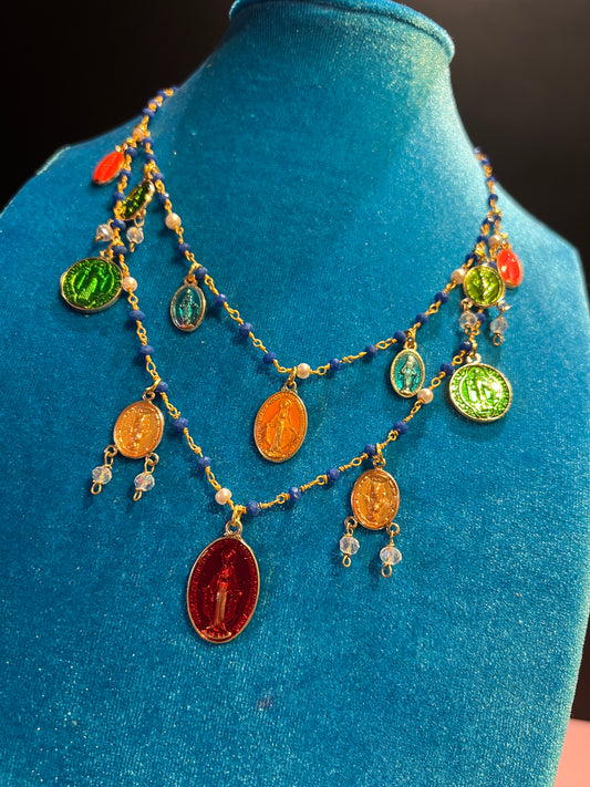 Collana girocollo doppio filo perline blu immagini sacre