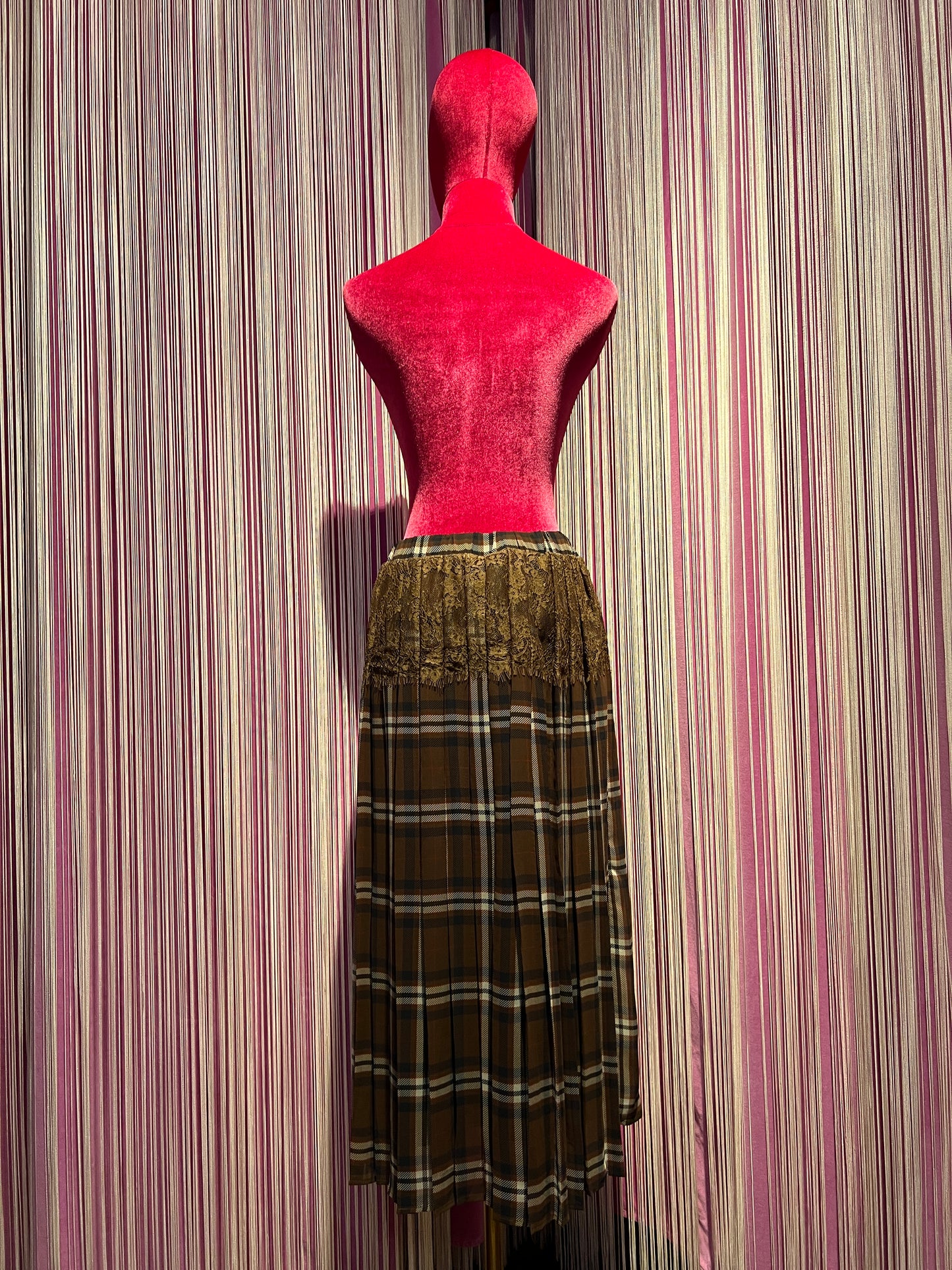 Ermanno Scervino gonna tartan a pieghe in georgette con applicazione pizzo , vita elastica con coulisse