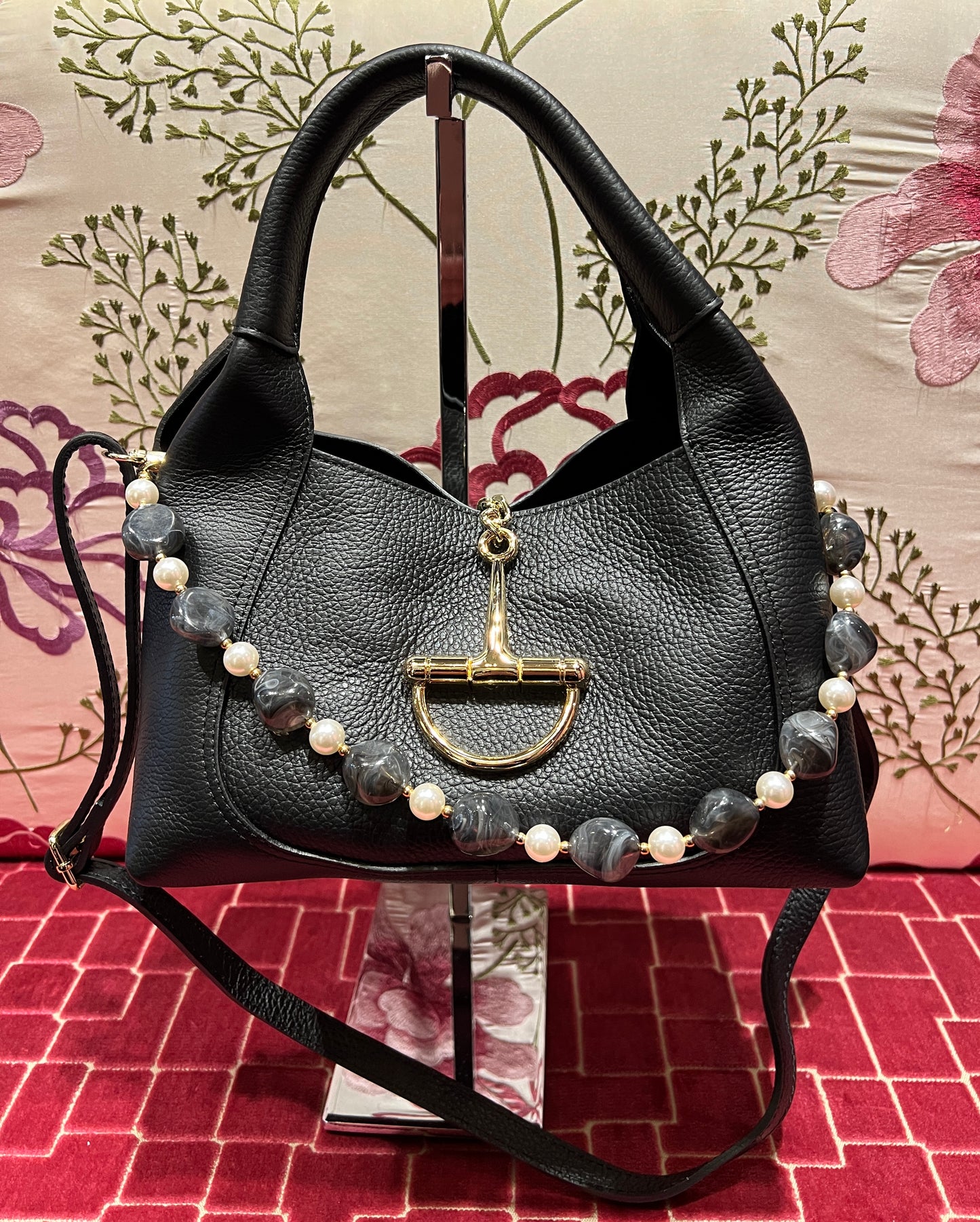 Borsa pelle nera con tracolla perle e pietre grigie,pochette nera