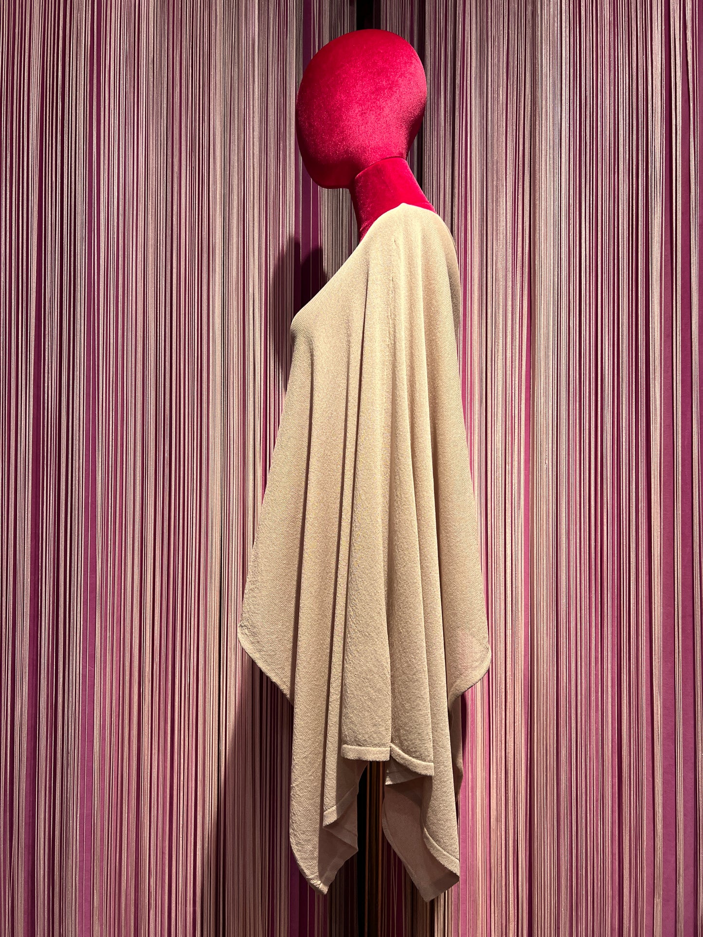 The room cappa beige