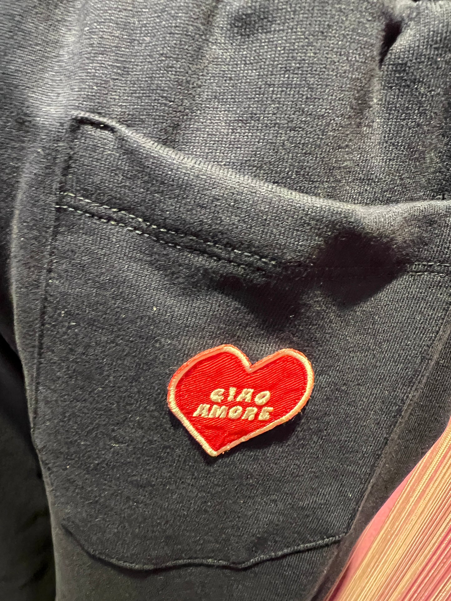 Giada Benincasa -30% di sconto completo tuta felpa garzata e pantalone blu con applicazione cuore rosso “ Ciao amore”