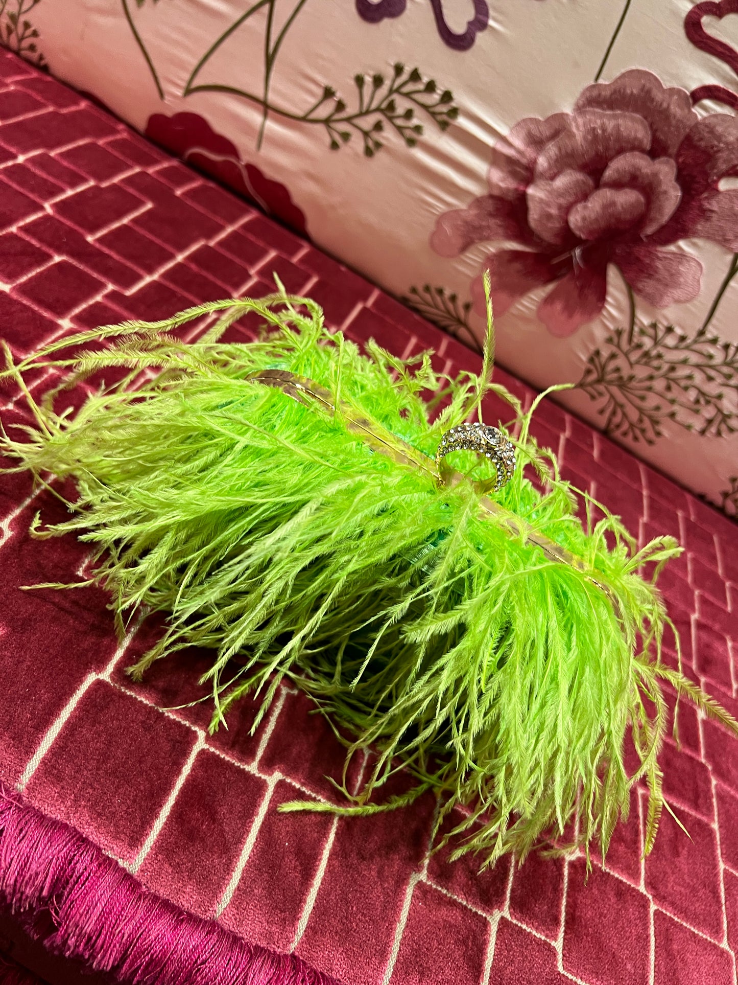 Clutch marabu con tracollina verde